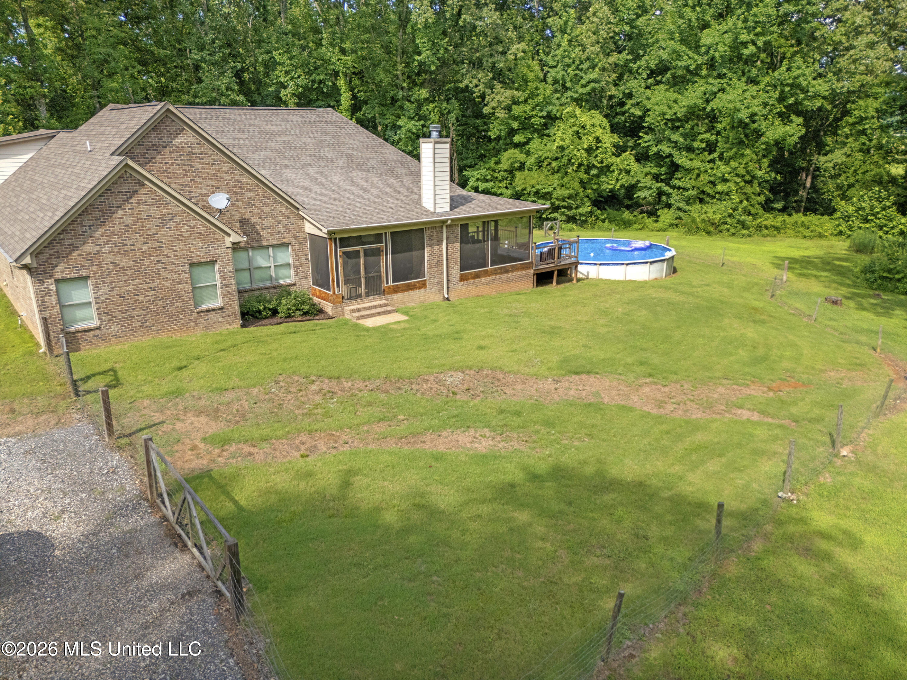 8301 Browns Ferry Road Property Photo 6