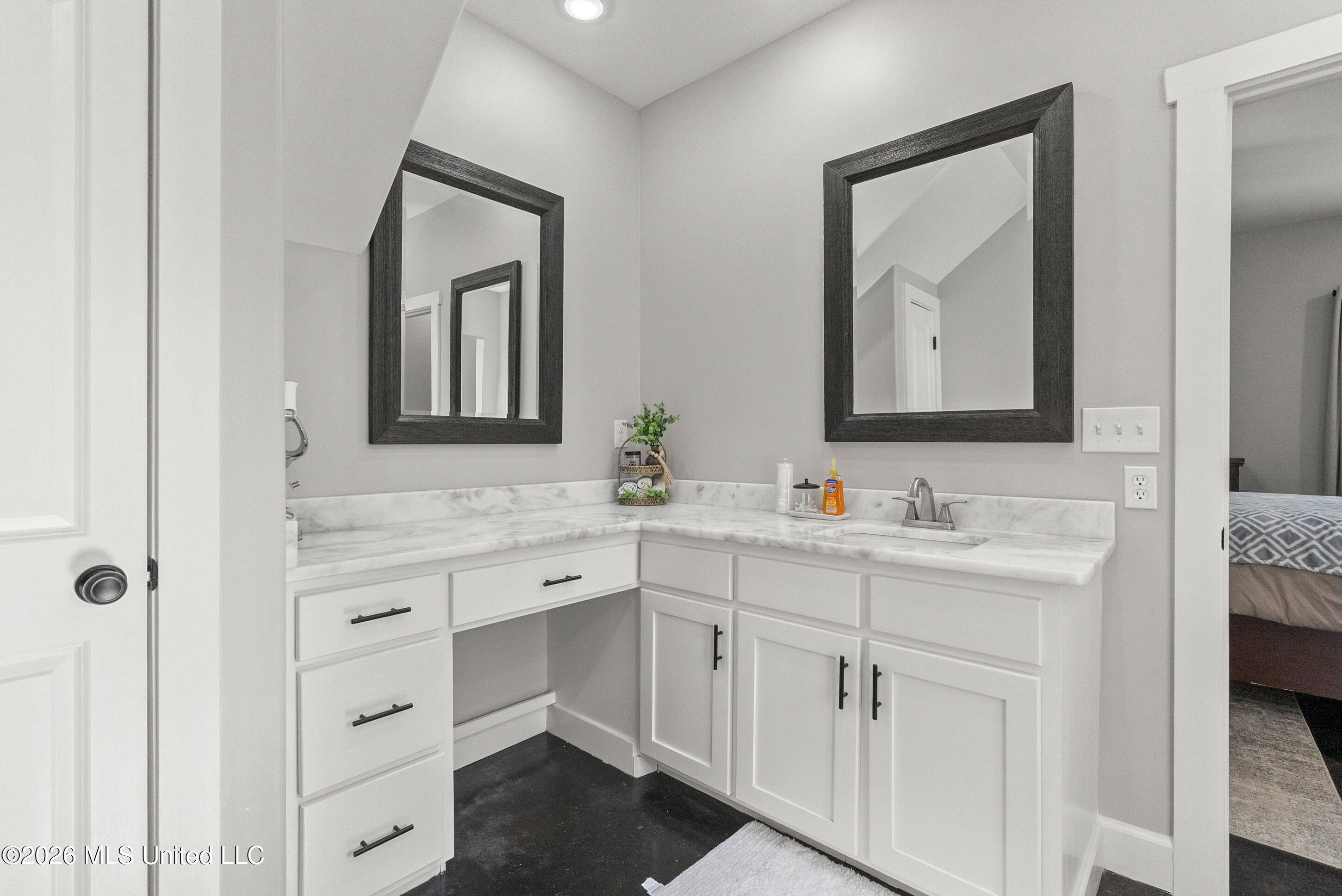 8301 Browns Ferry Road Property Photo 31