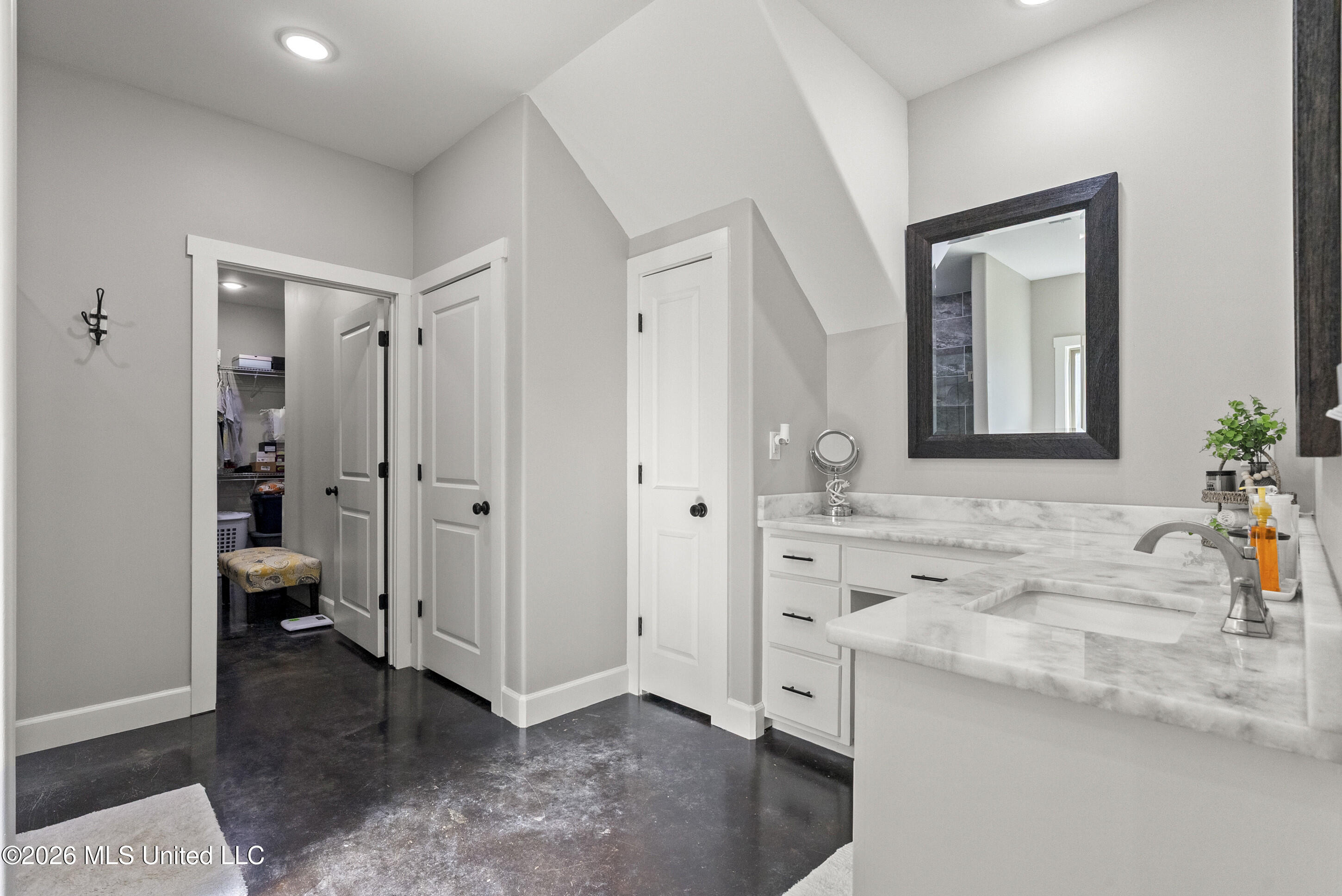 8301 Browns Ferry Road Property Photo 32