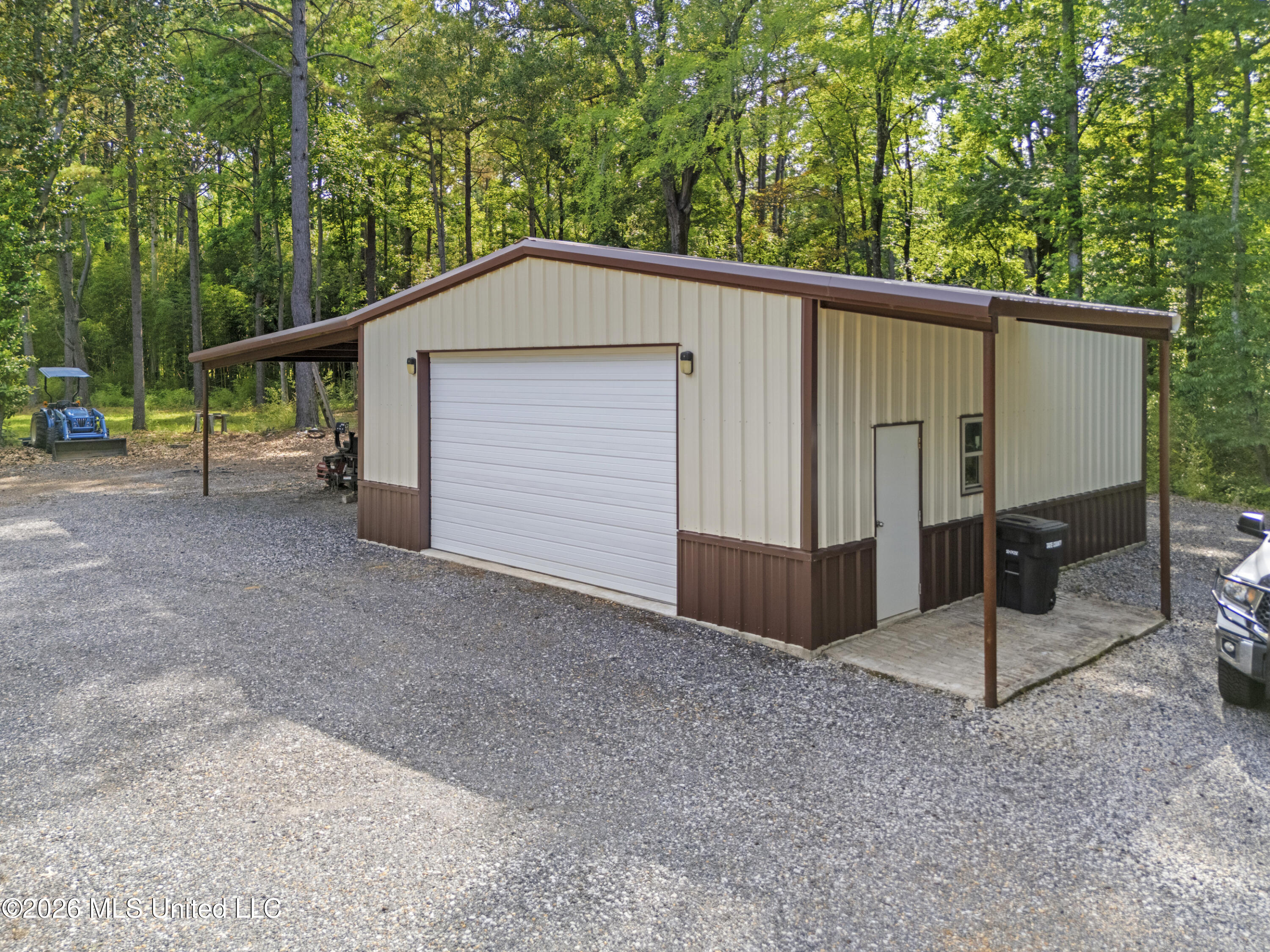 8301 Browns Ferry Road Property Photo 44