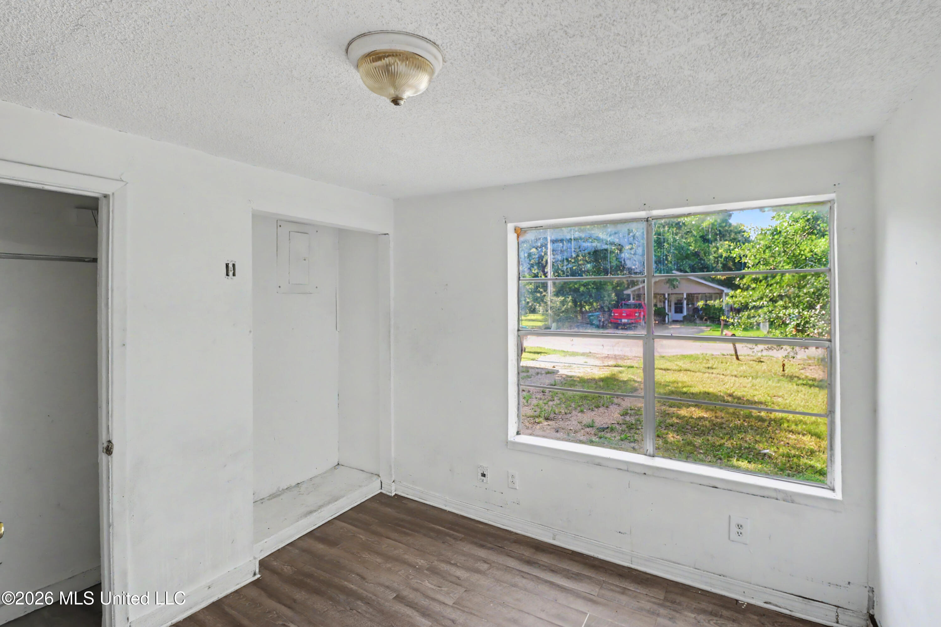 4809 30th Street Property Photo 8