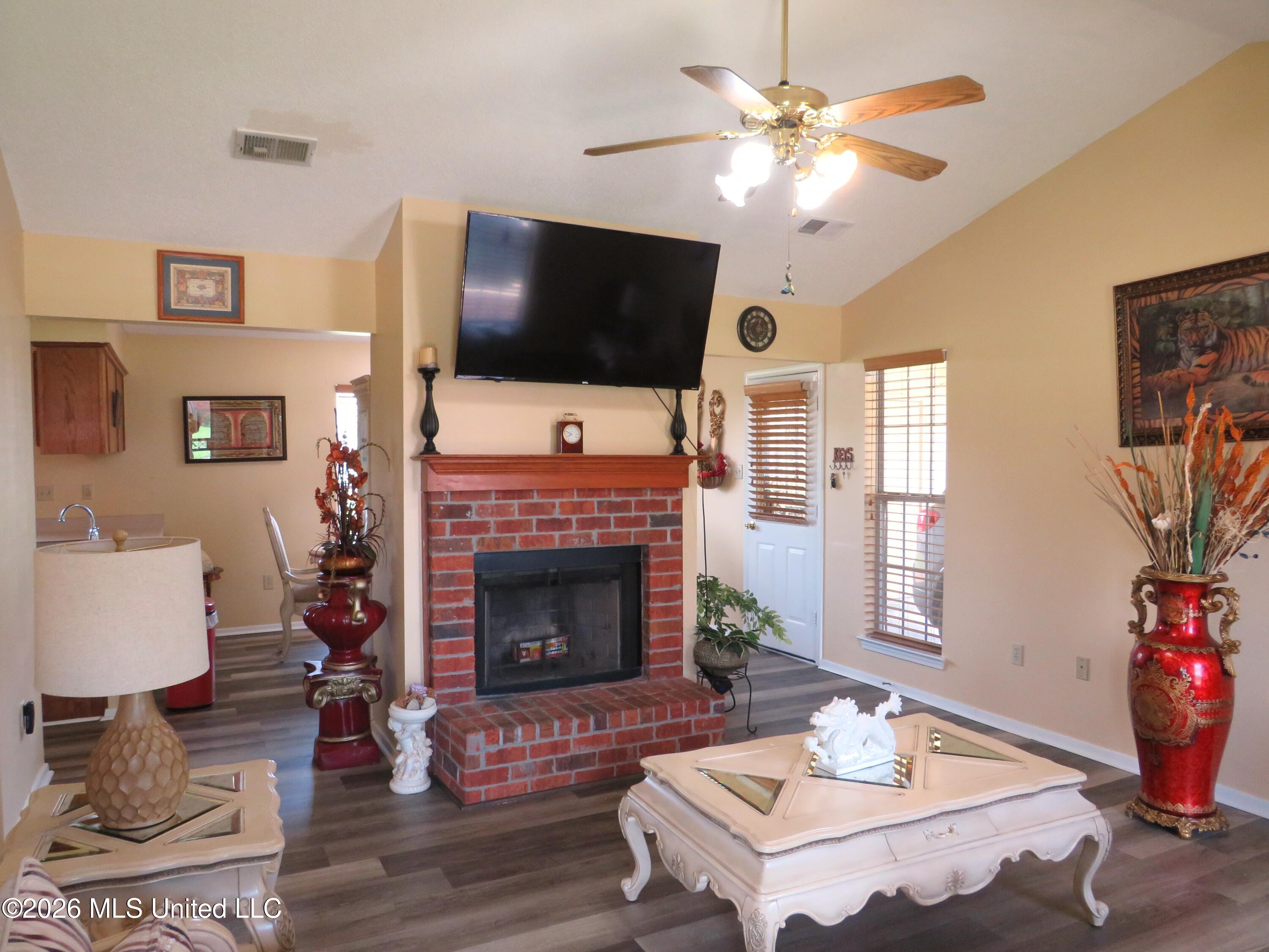 10372 Riggan Drive Property Photo 3