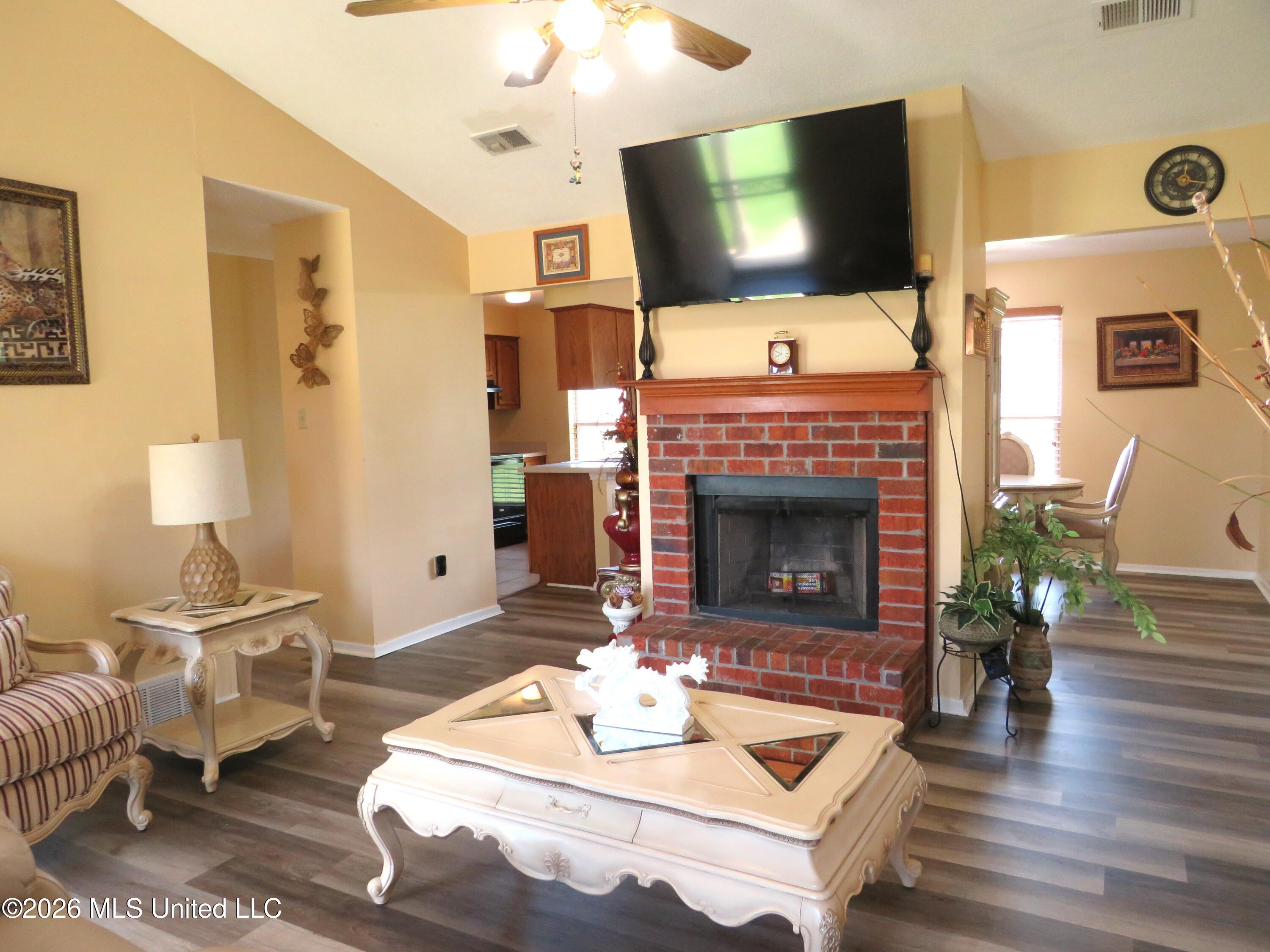 10372 Riggan Drive Property Photo 4