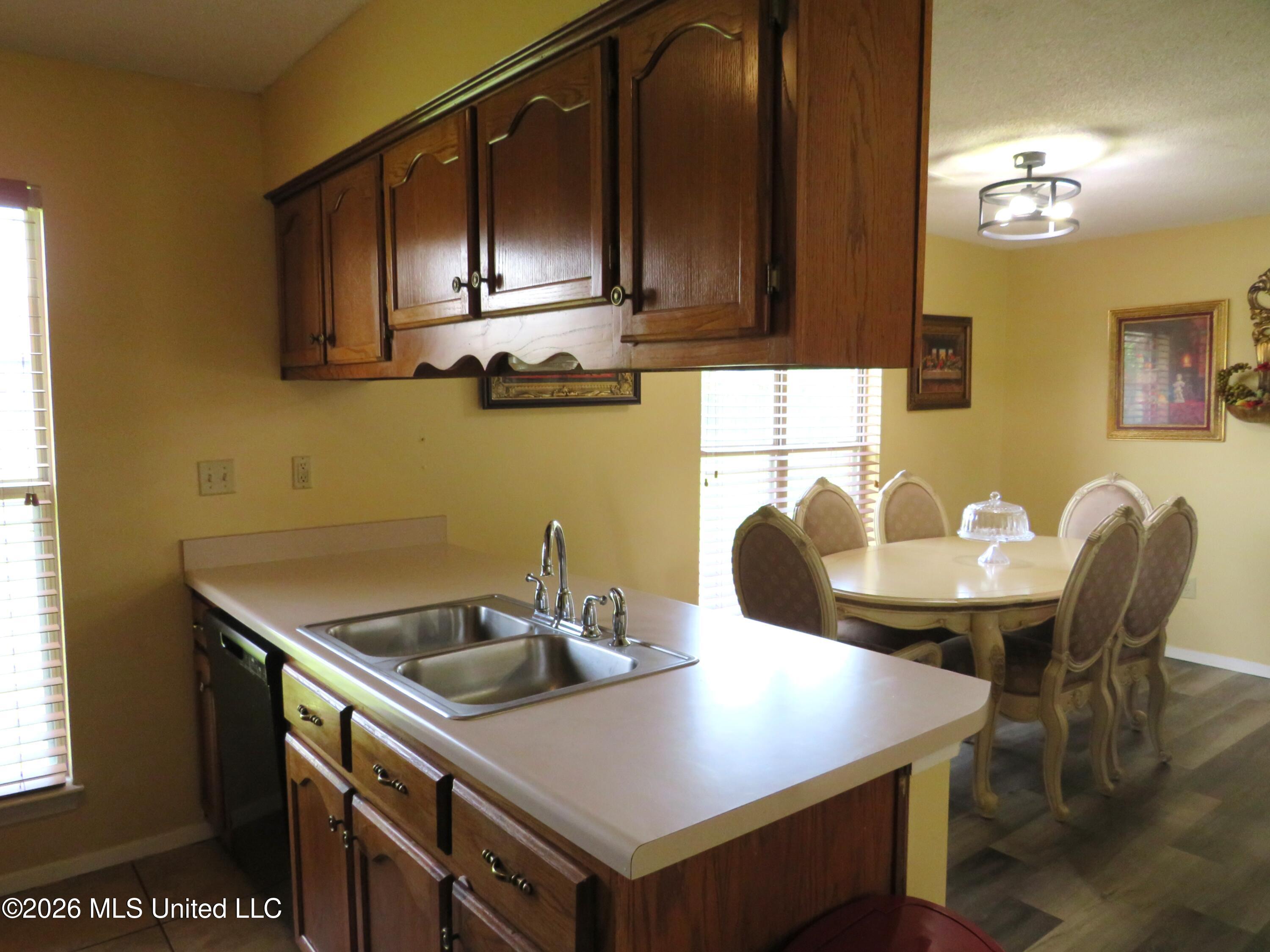 10372 Riggan Drive Property Photo 11