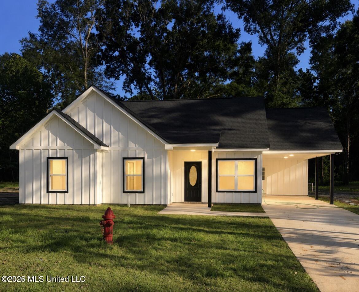 1027 Neal Road Property Photo 1