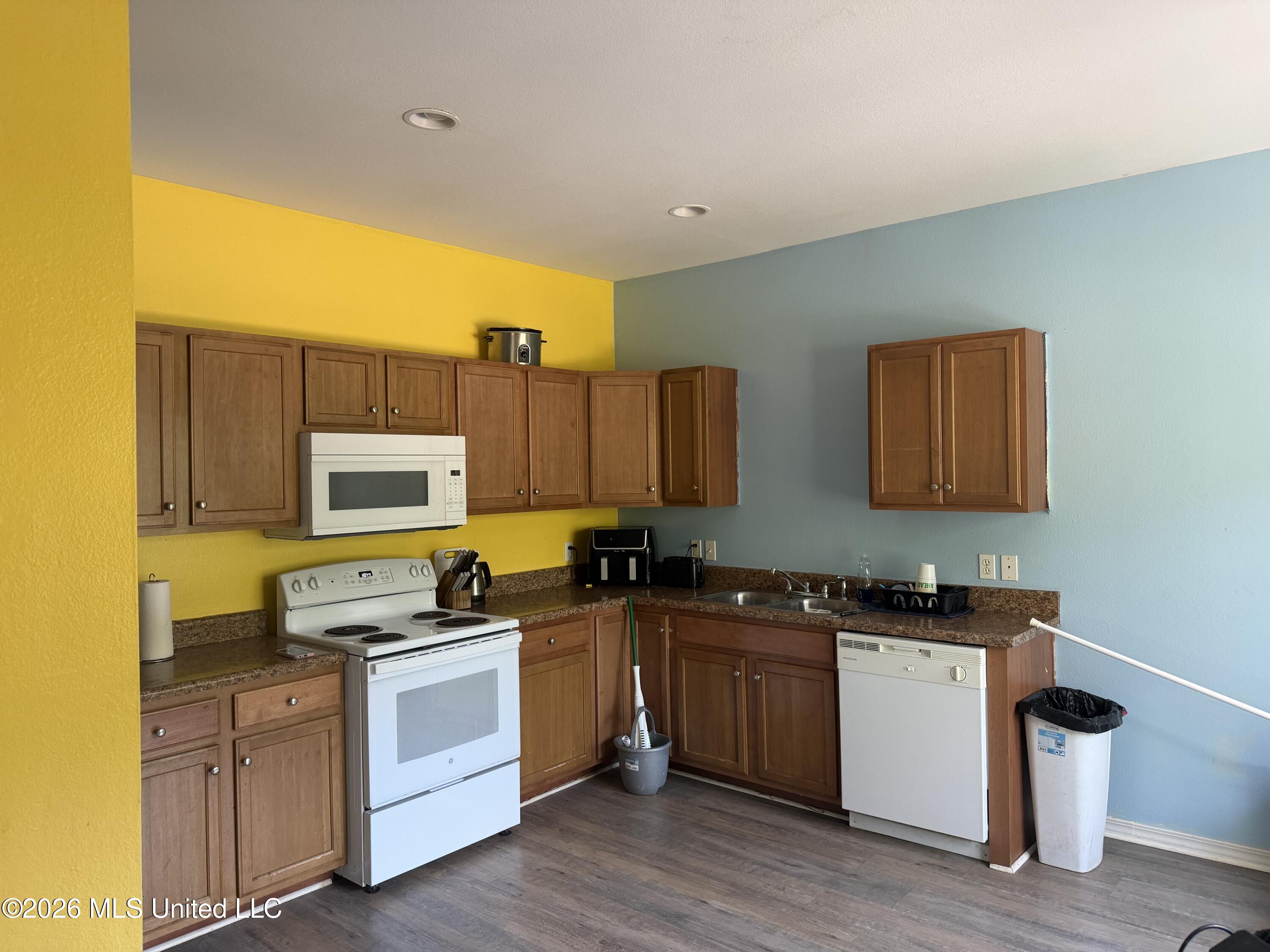 6118/6122 W Oktibbeha Street Property Photo 2