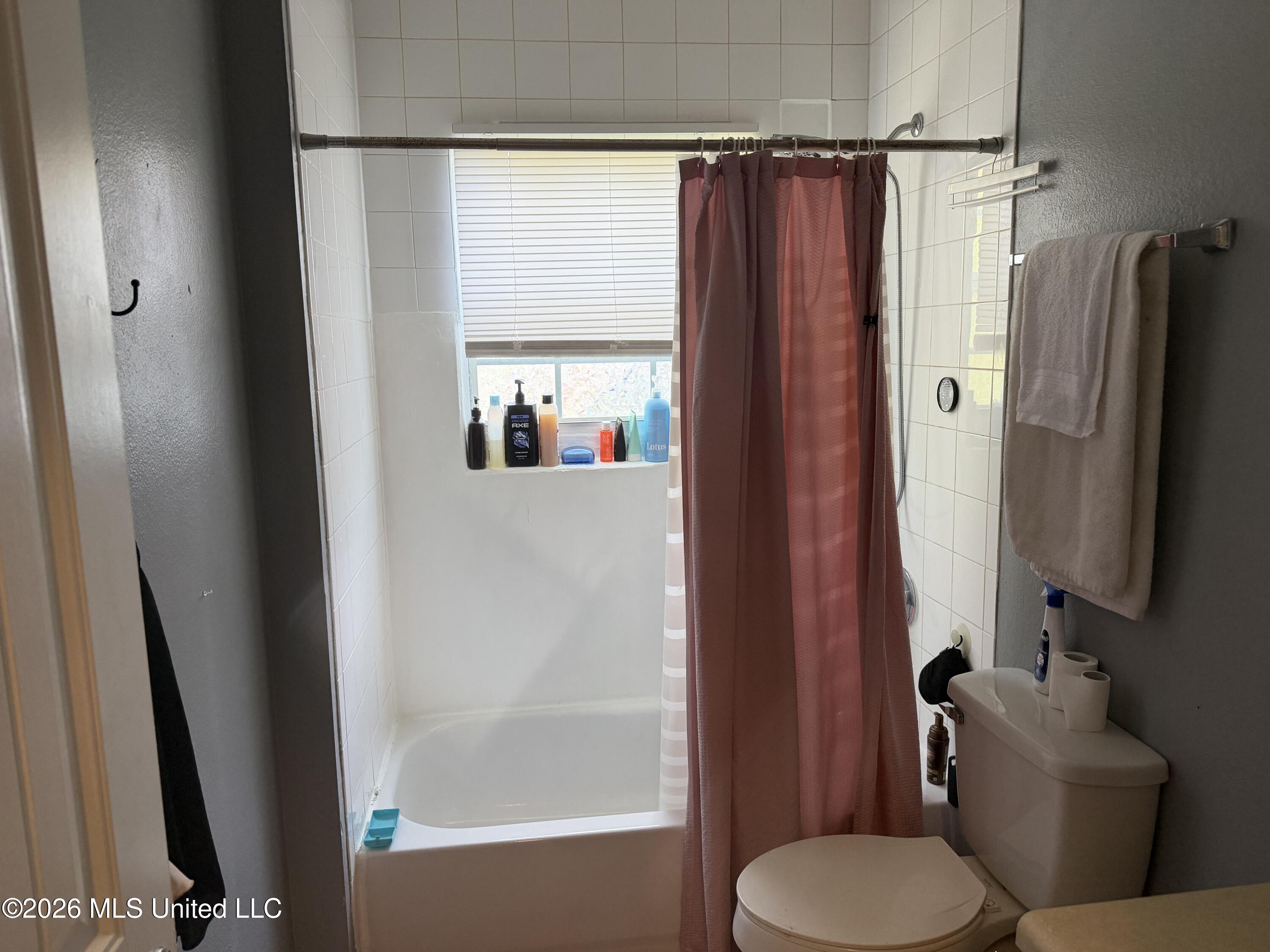 6118/6122 W Oktibbeha Street Property Photo 3