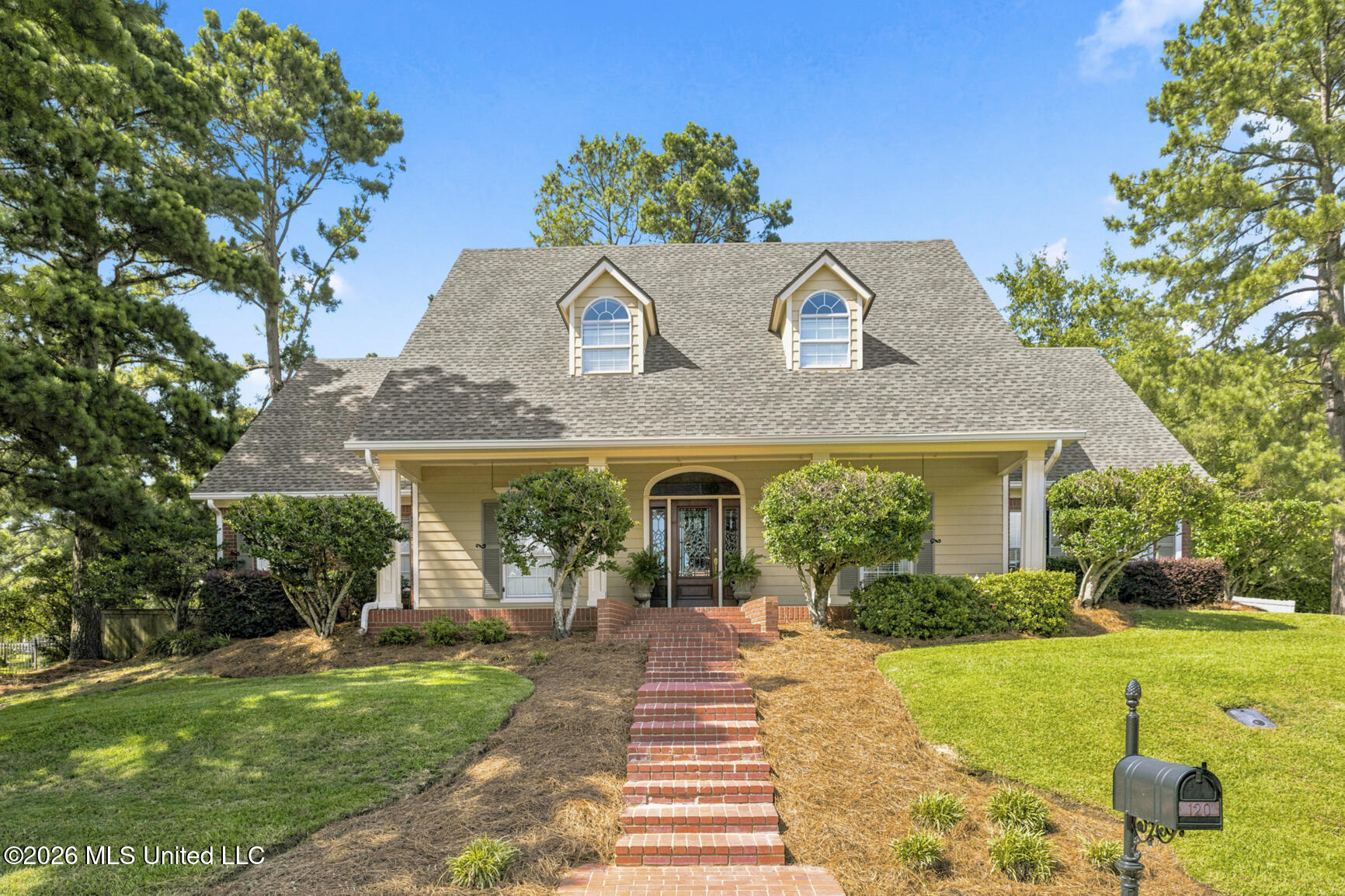 120 Eastpointe Circle Property Photo 1