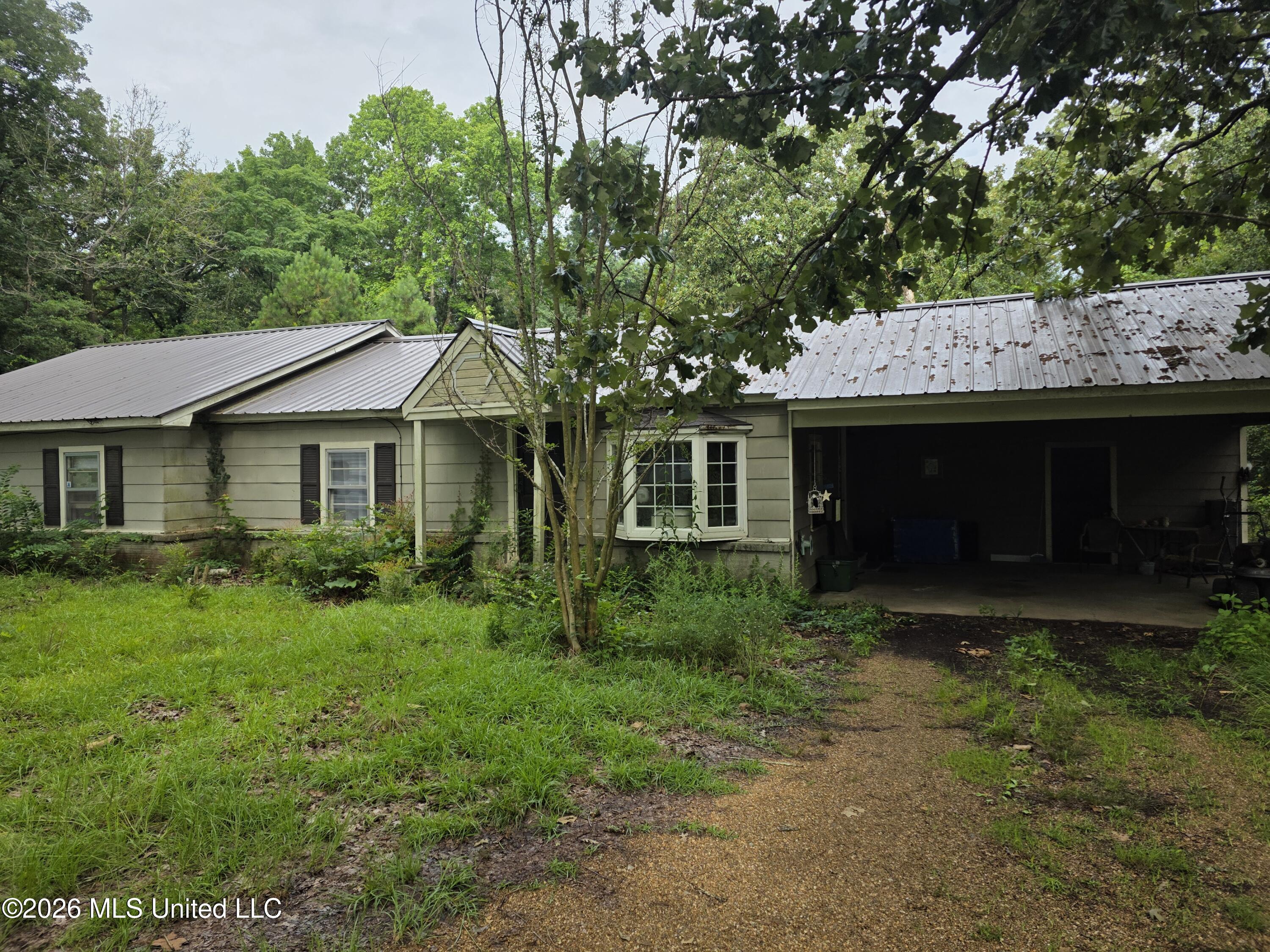 2122 New Hope Road Property Photo 1
