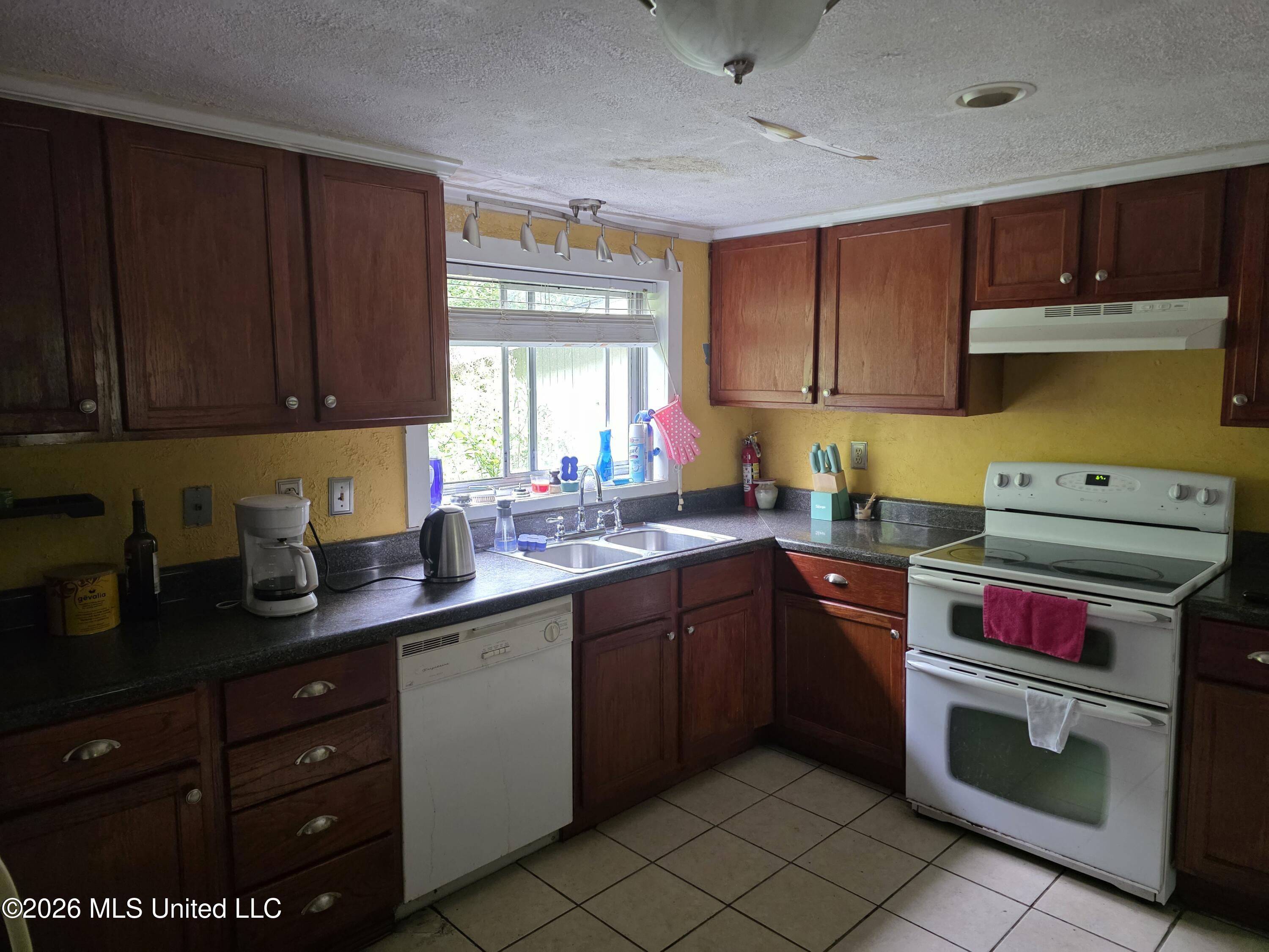 2122 New Hope Road Property Photo 6