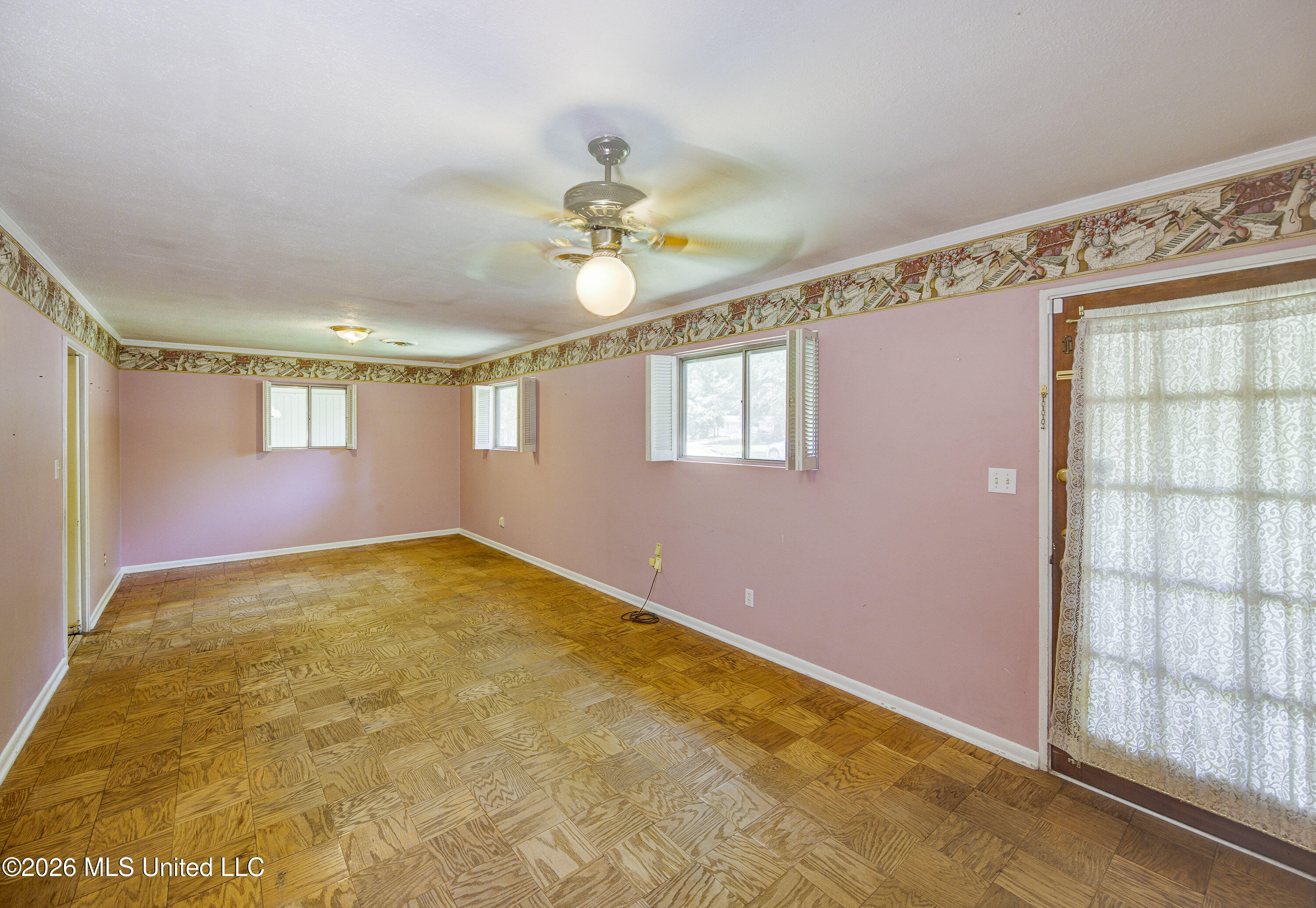 110 Hillside Circle Property Photo 3