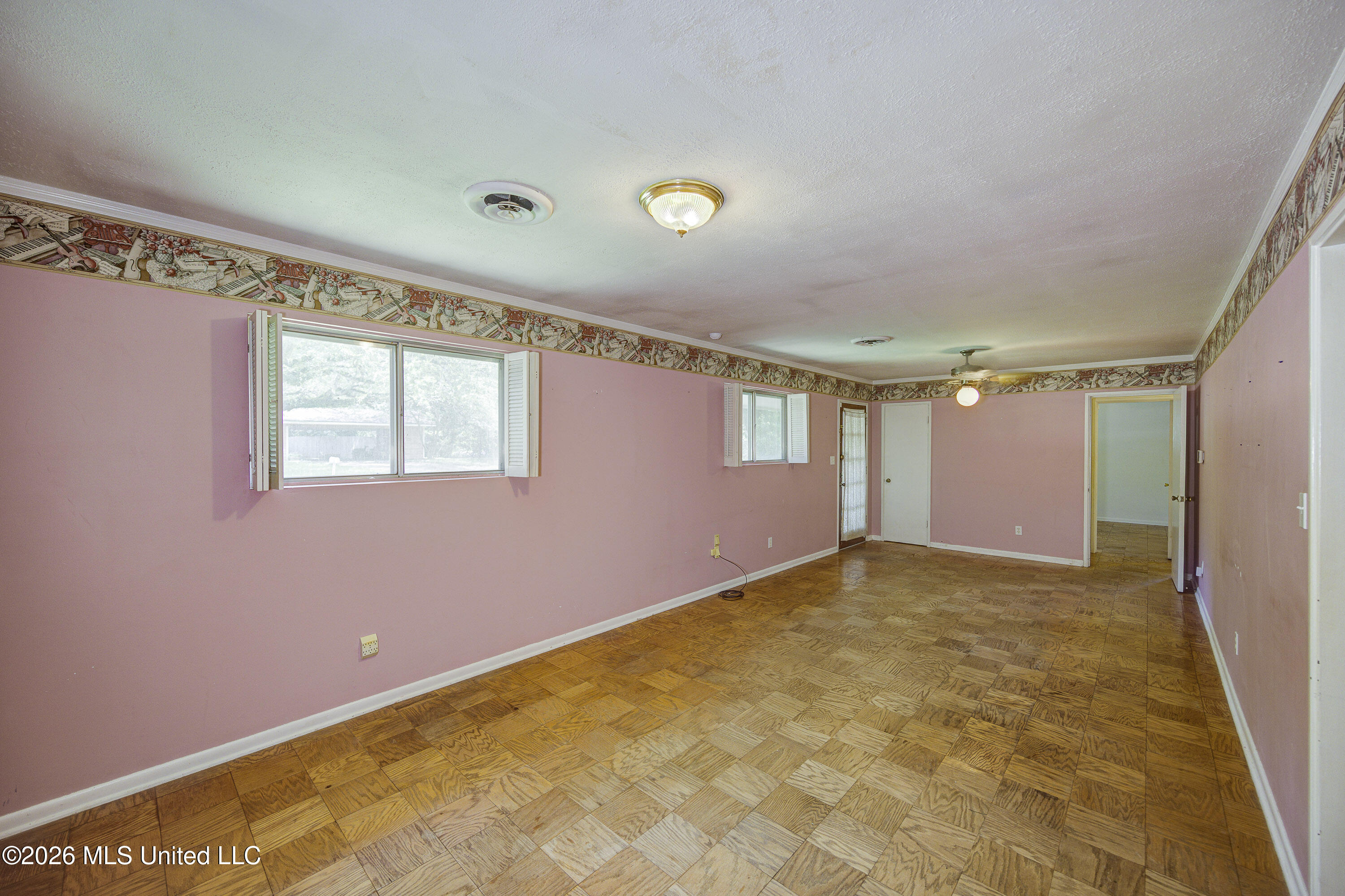110 Hillside Circle Property Photo 4