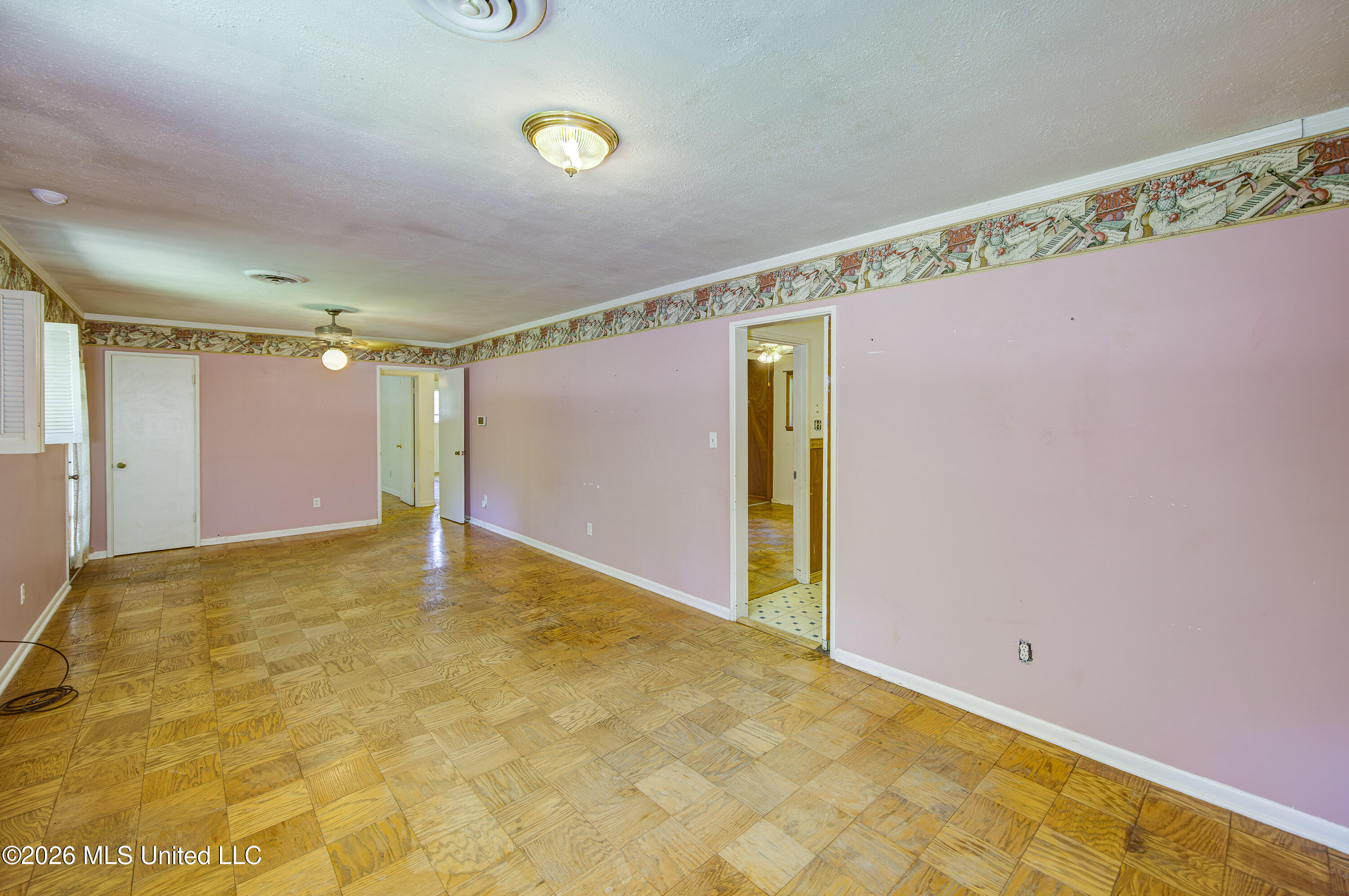 110 Hillside Circle Property Photo 6