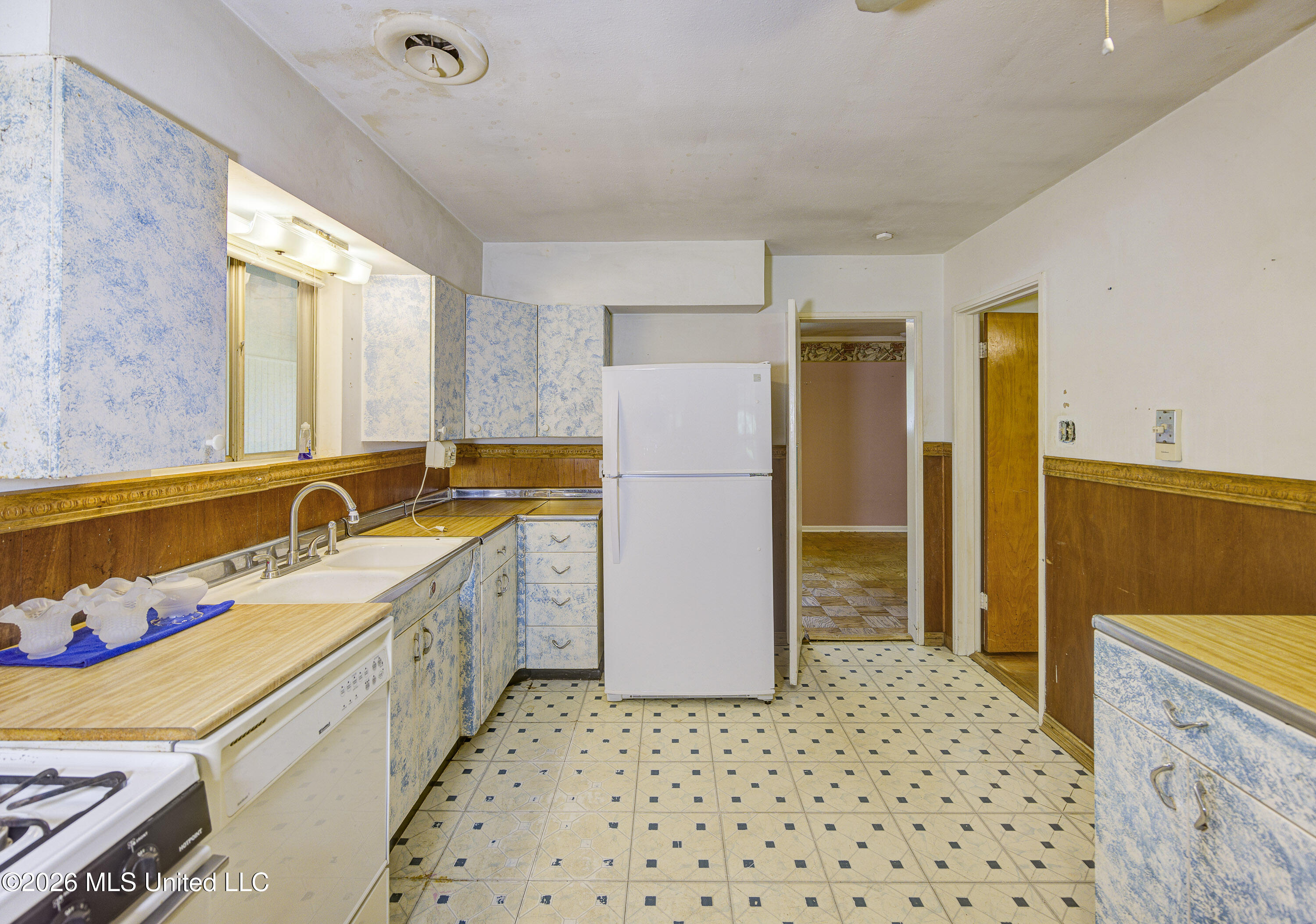 110 Hillside Circle Property Photo 7