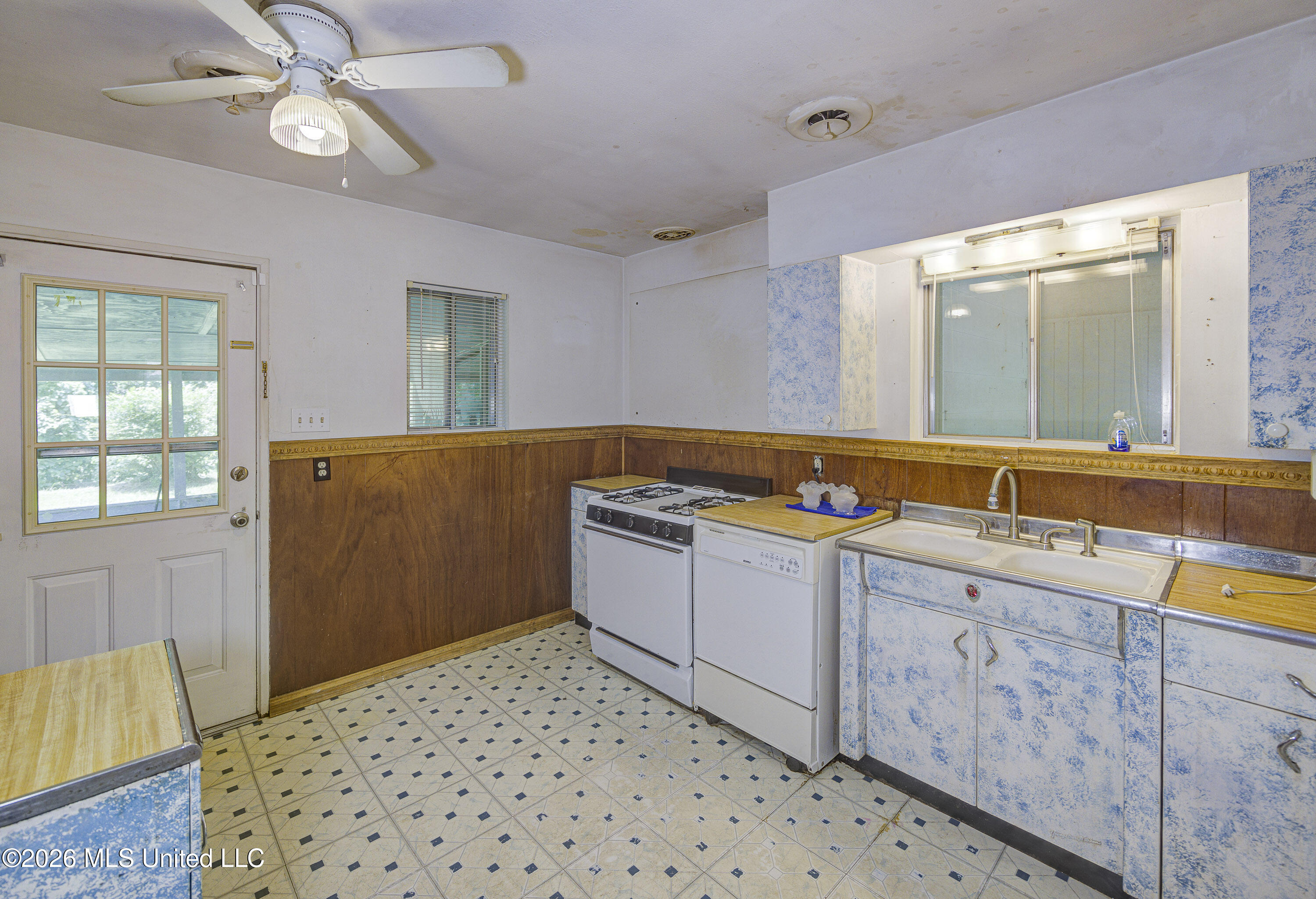 110 Hillside Circle Property Photo 10
