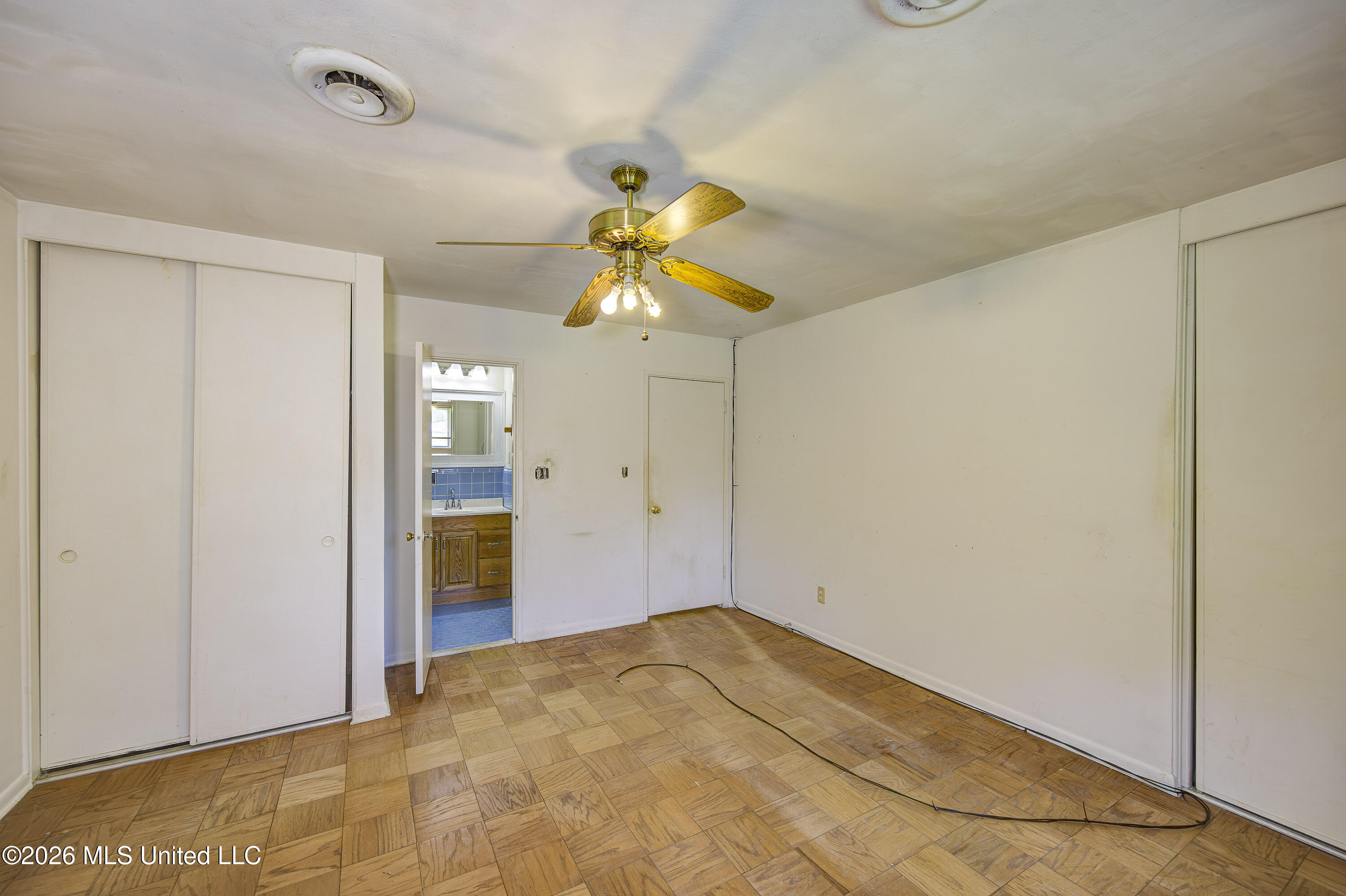 110 Hillside Circle Property Photo 18