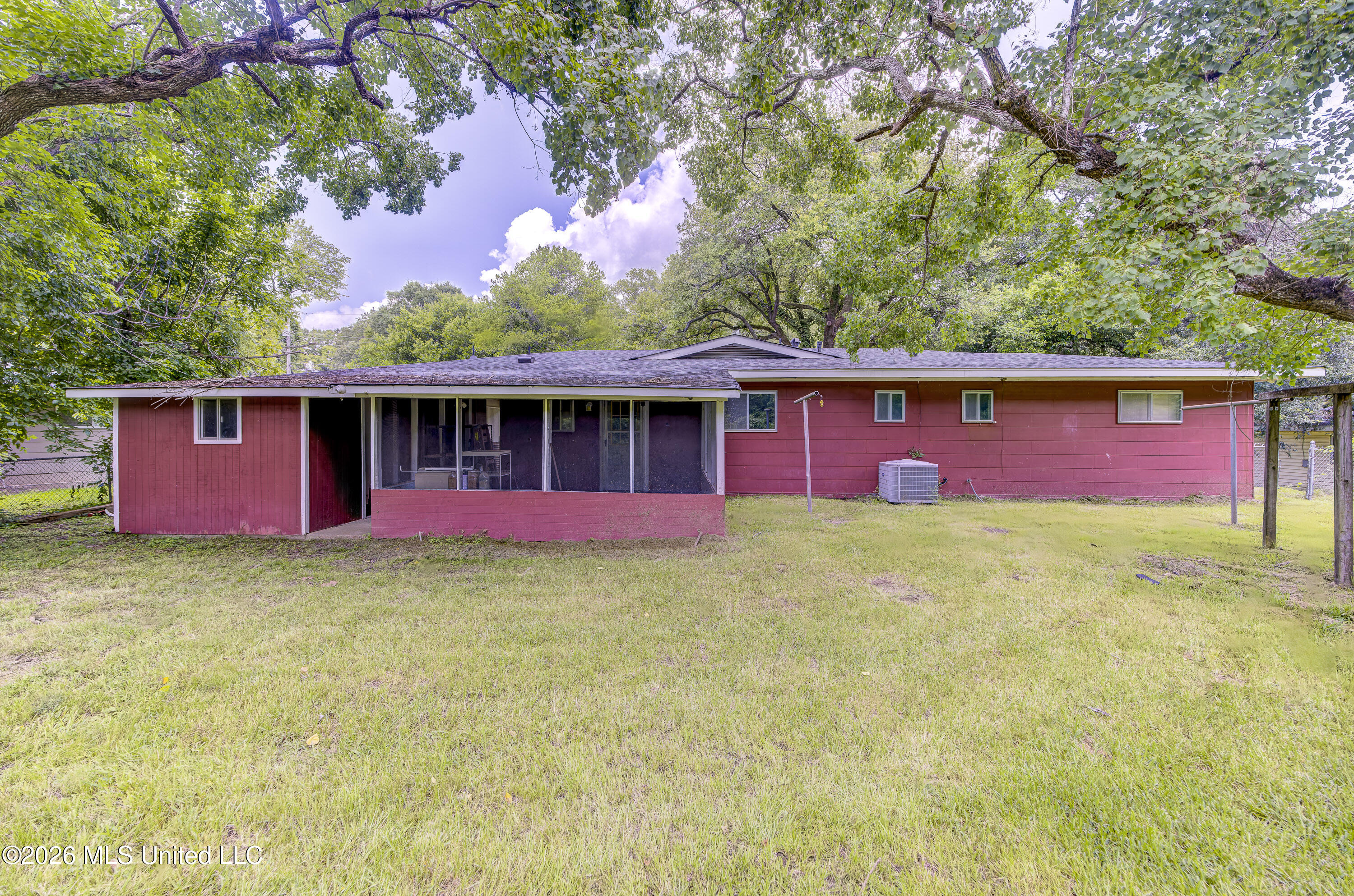 110 Hillside Circle Property Photo 25