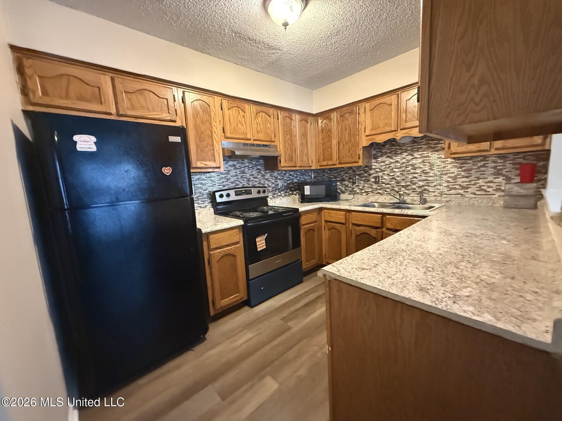 7090 Greenbriar Drive Property Photo 10