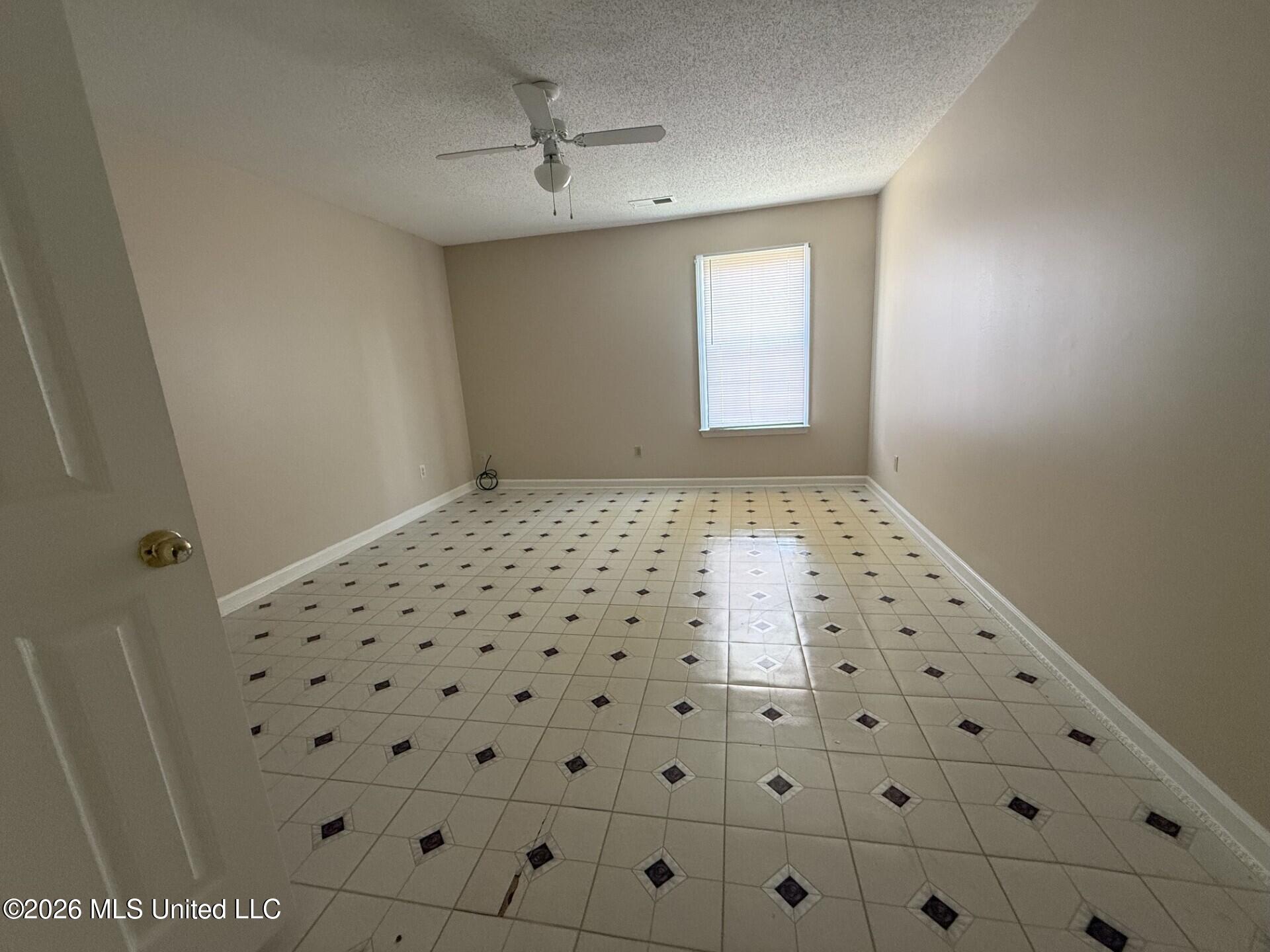 7090 Greenbriar Drive Property Photo 19