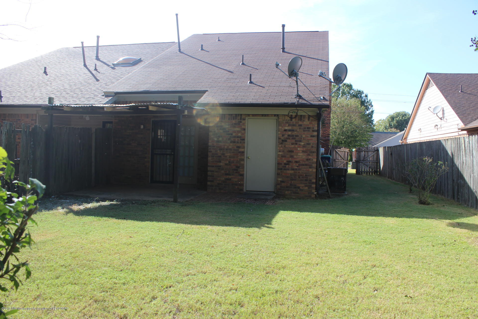 7090 Greenbriar Drive Property Photo 24
