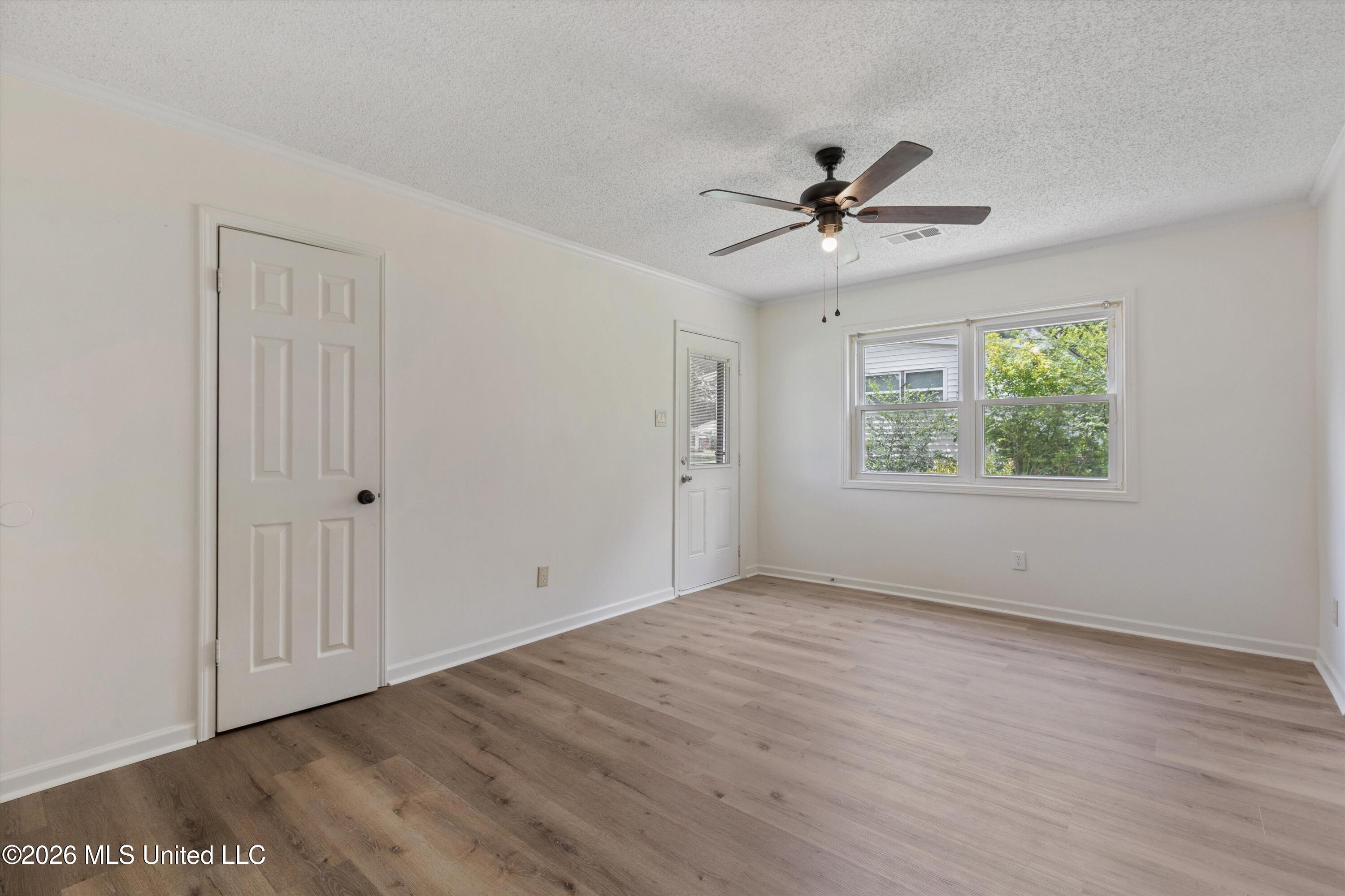 8596 Kinard Cove Property Photo 5