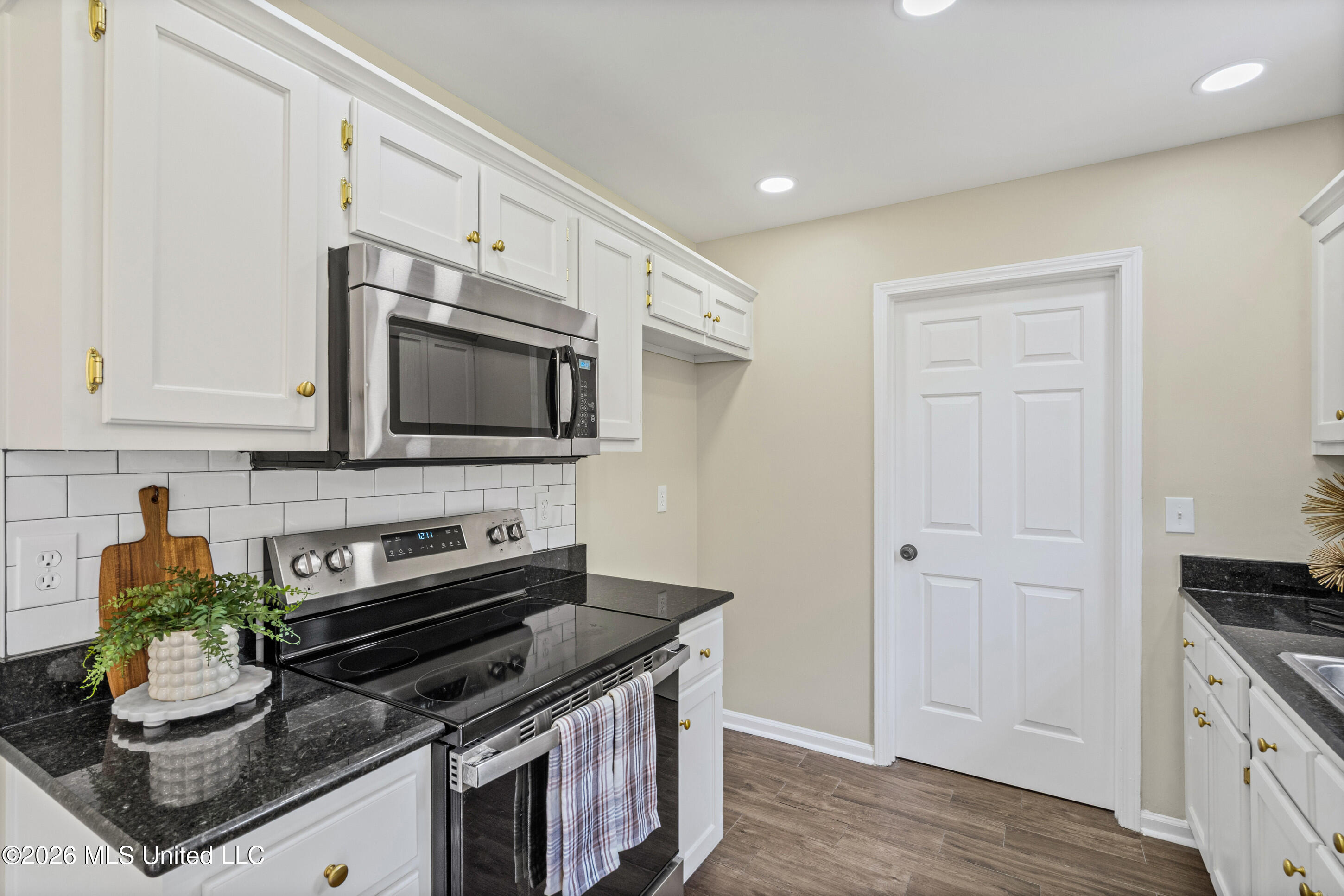 5642 Michaelson Drive Property Photo 12