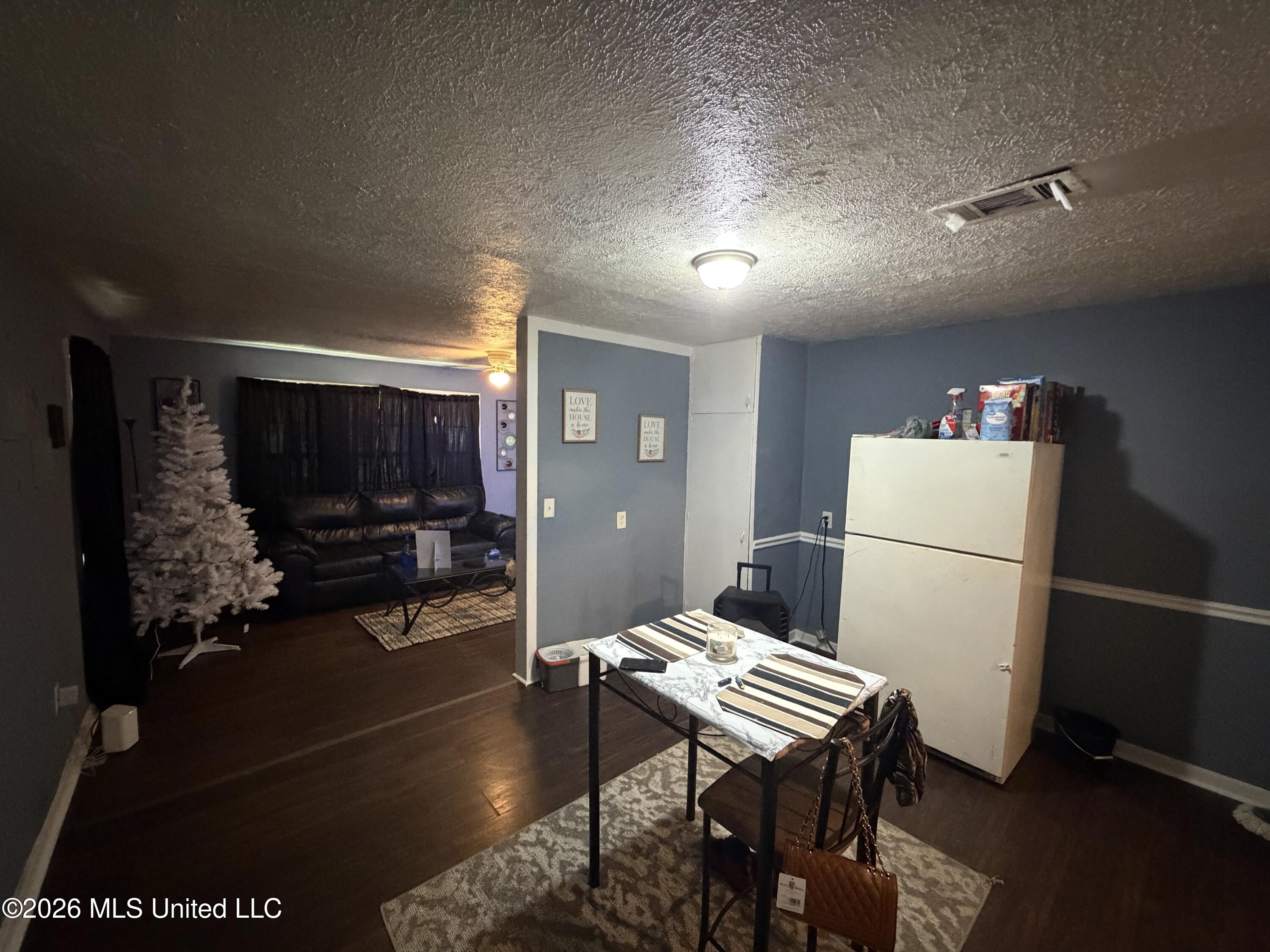 3544 Hines Street Property Photo 5