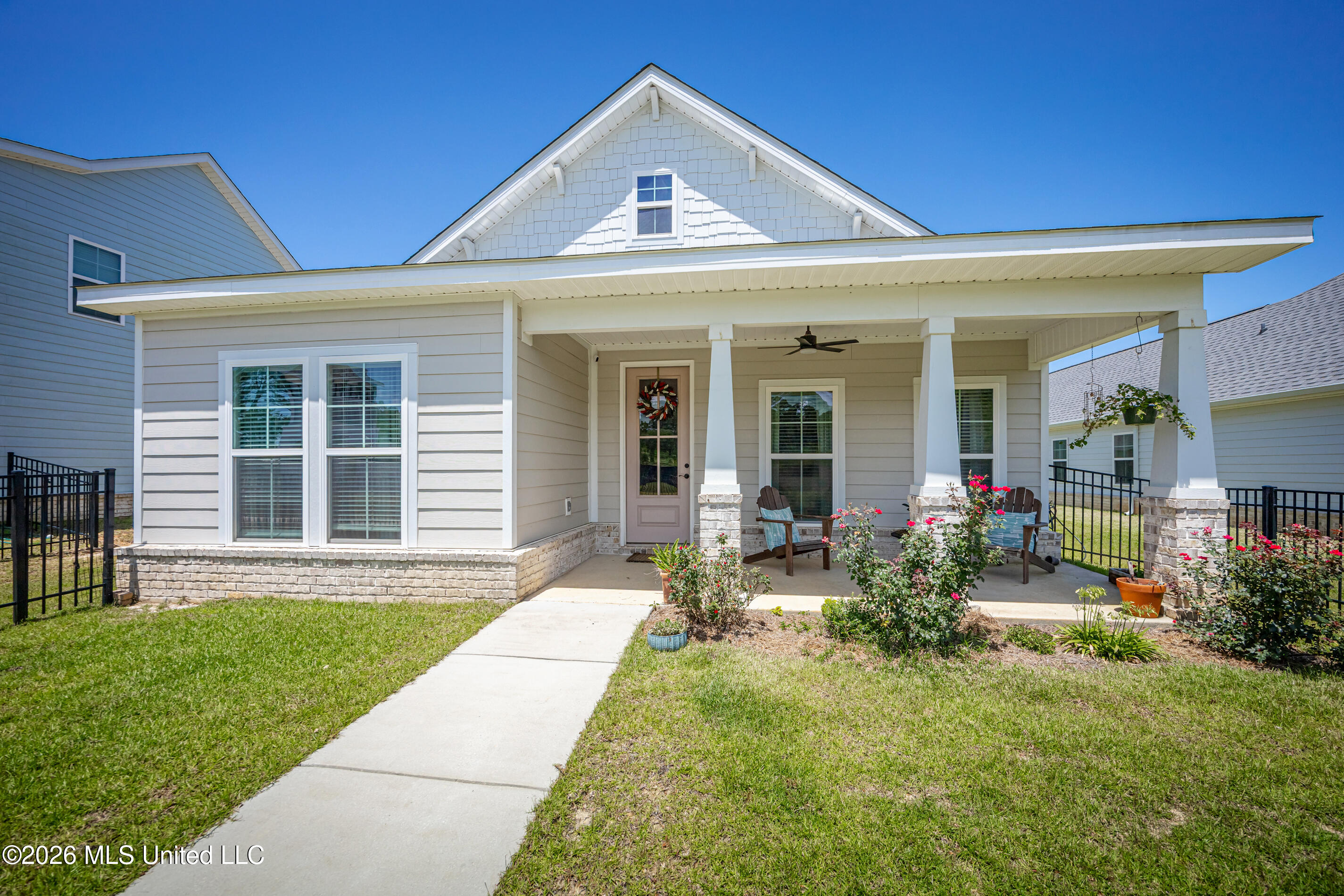 104 Everly Circle Property Photo 1