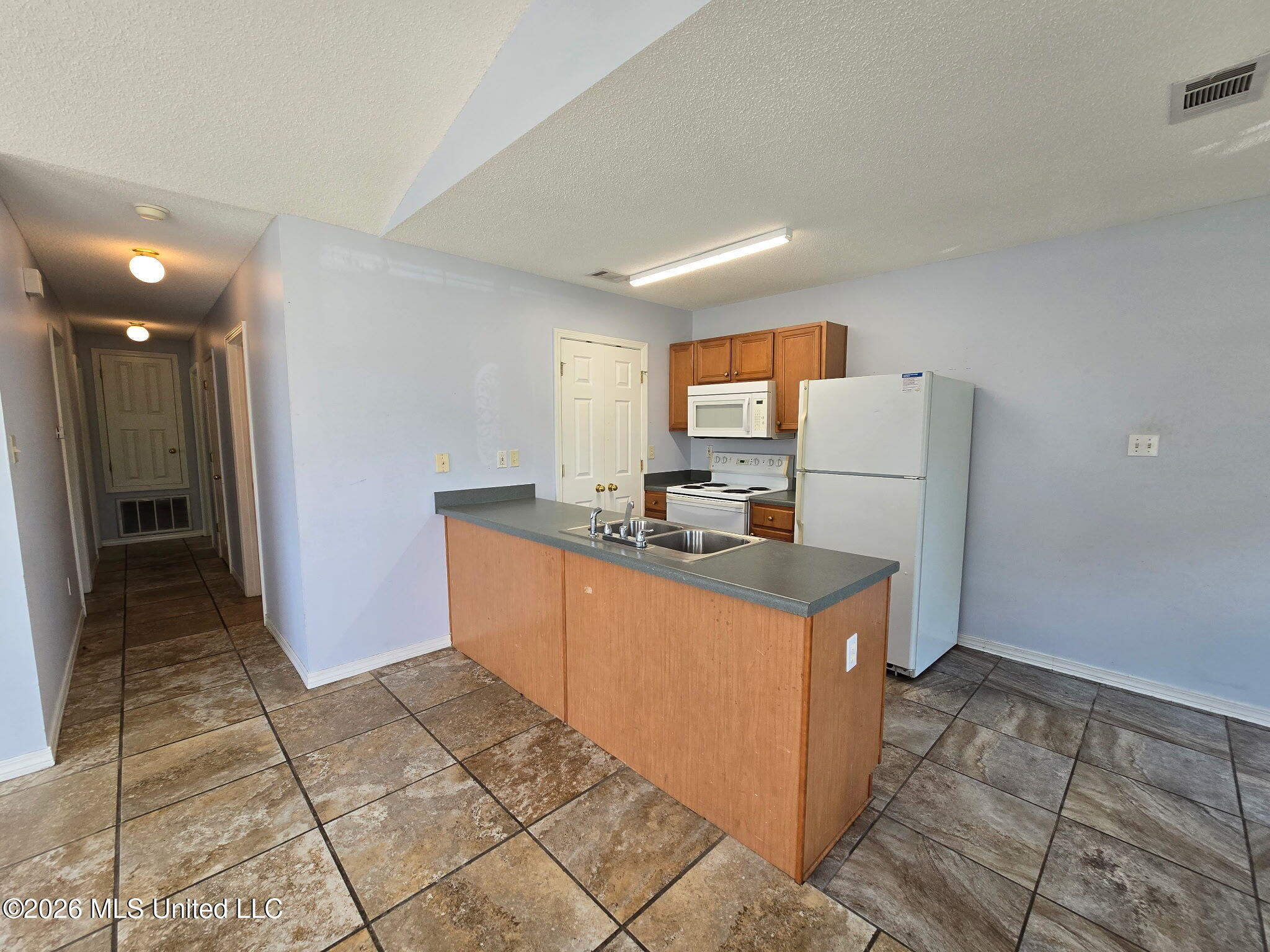 13200 Warren Drive Property Photo 4
