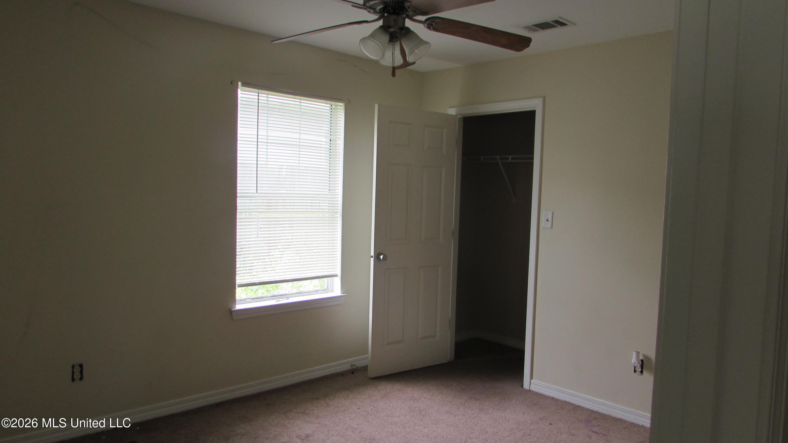 5386 Quail Creek Circle Property Photo 4