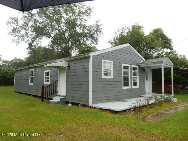 403 Klondyke Street Property Photo 3