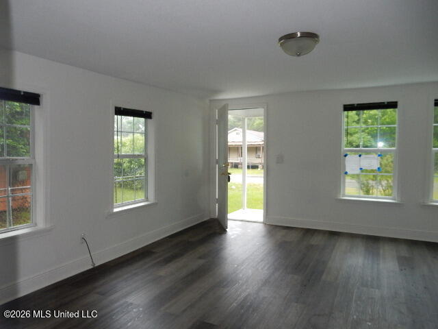 403 Klondyke Street Property Photo 6