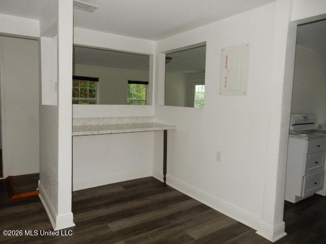 403 Klondyke Street Property Photo 10
