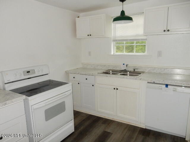 403 Klondyke Street Property Photo 13