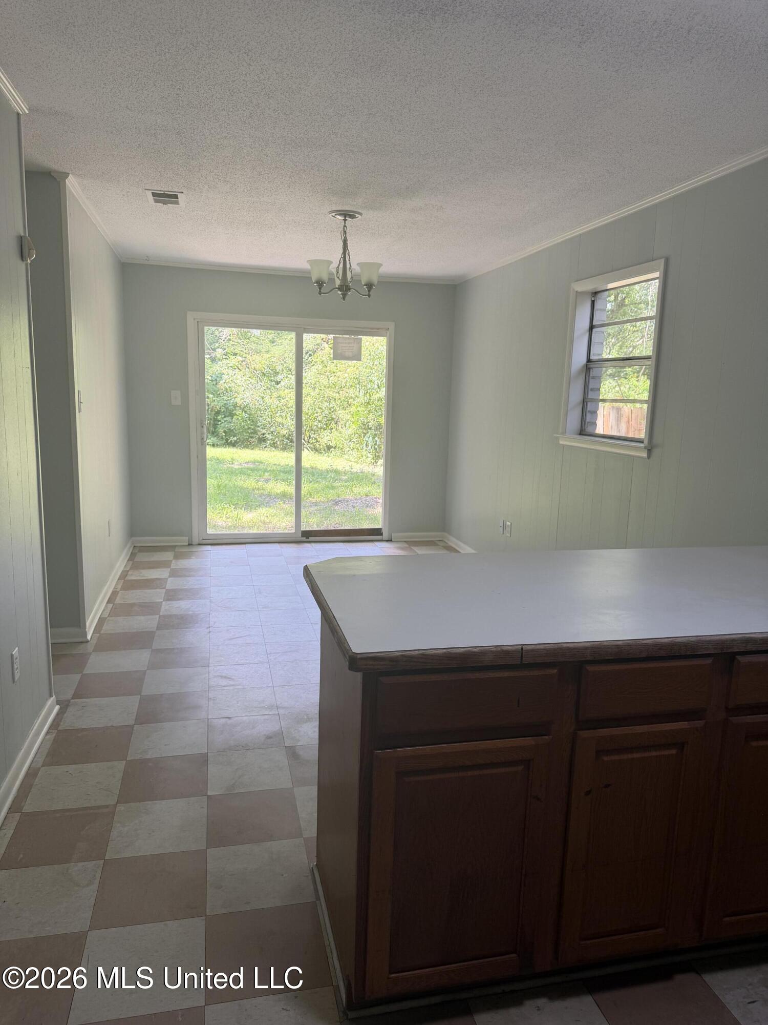 1929 Carol Drive Property Photo 5