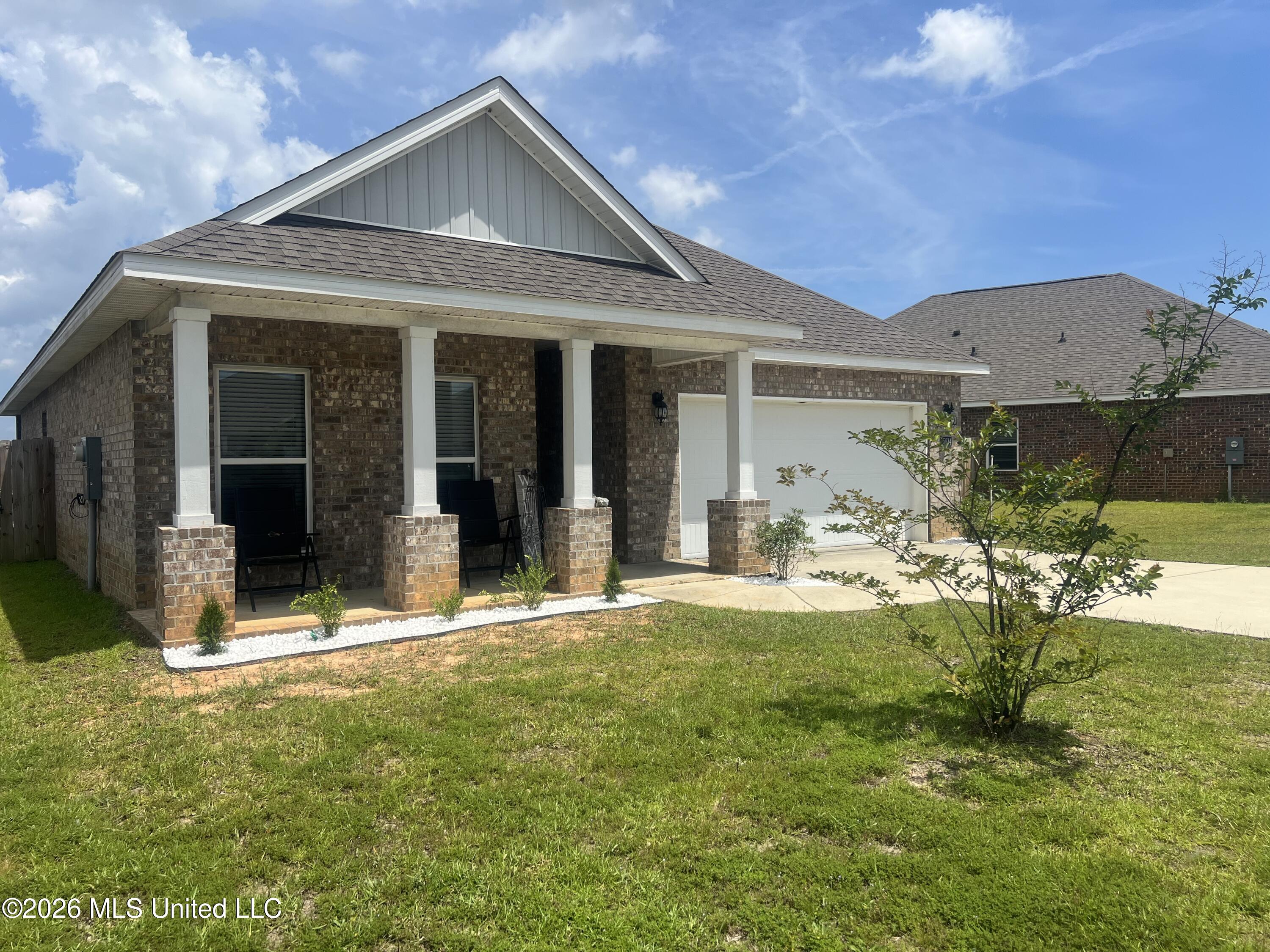 15614 Arran Way Property Photo 2