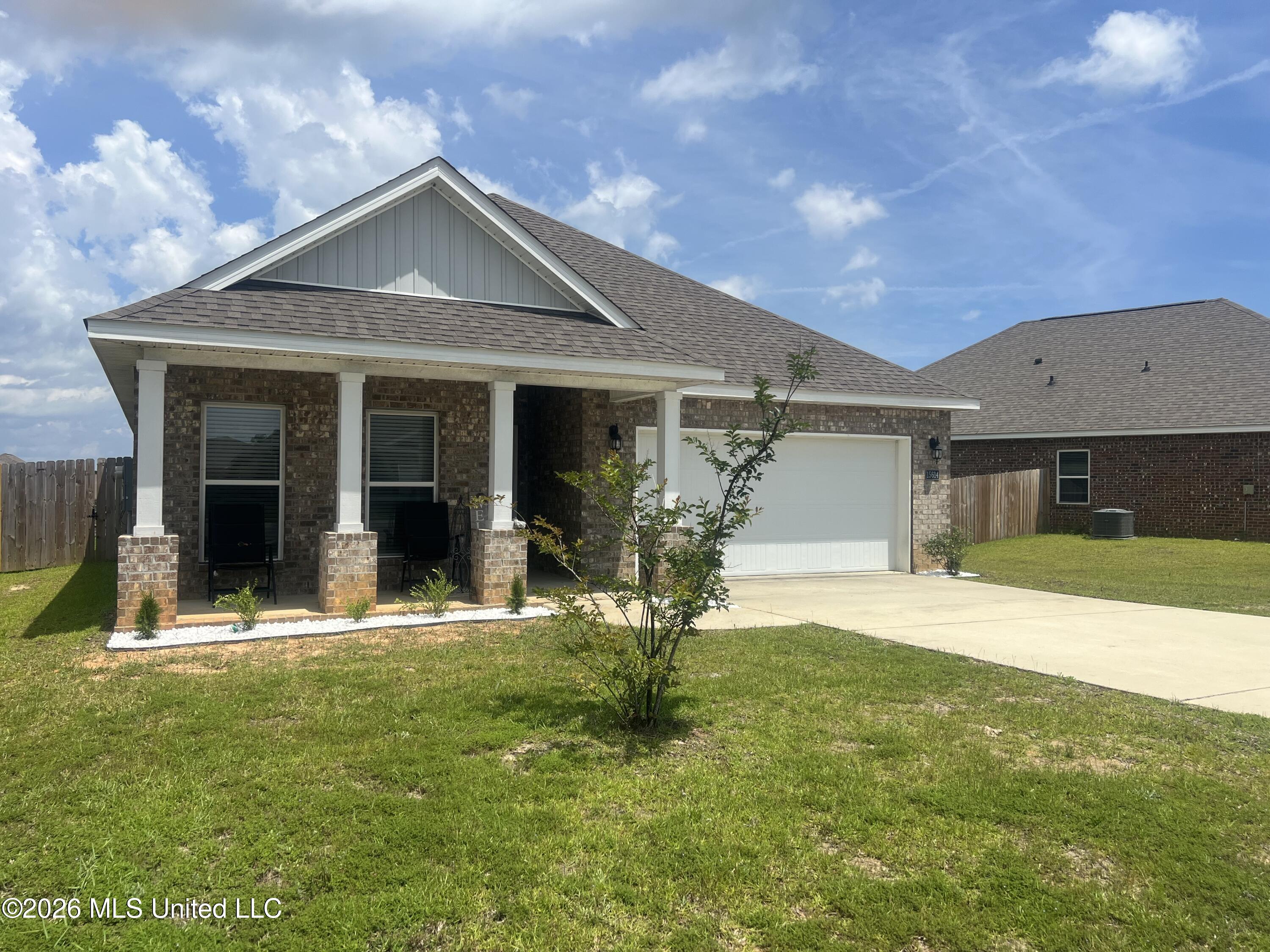 15614 Arran Way Property Photo 3
