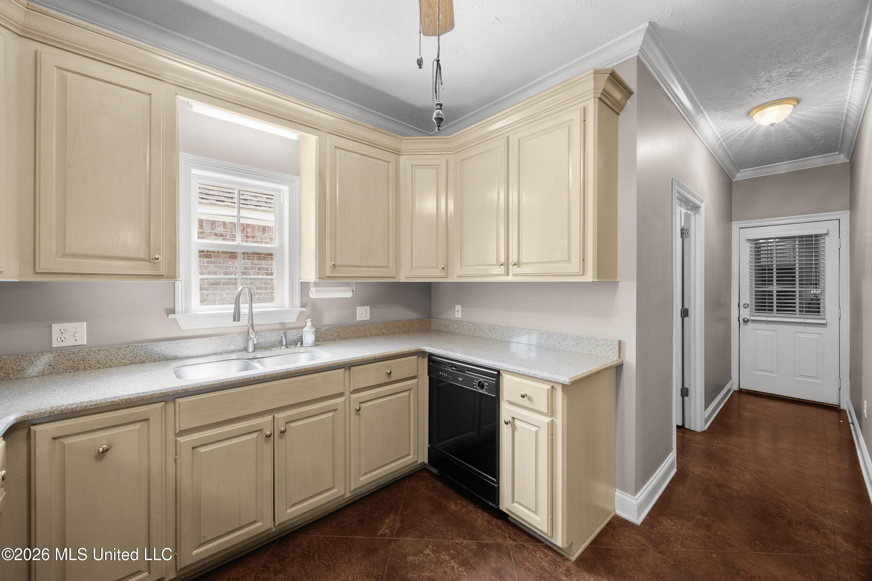 222 Garden Street Property Photo 9