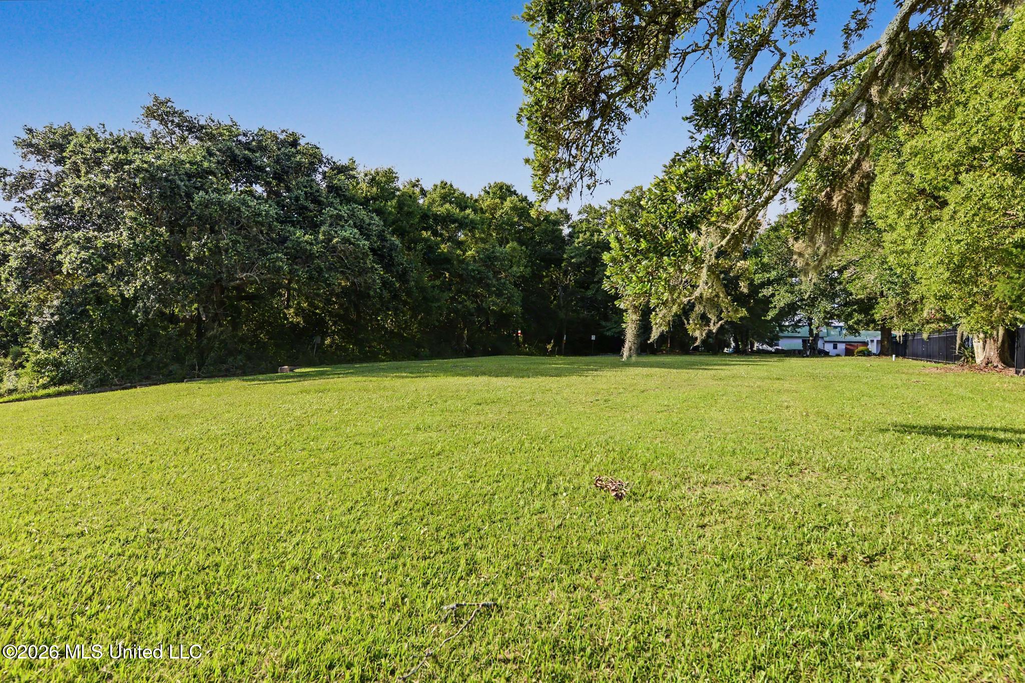 201 Front Beach Drive Property Photo 15