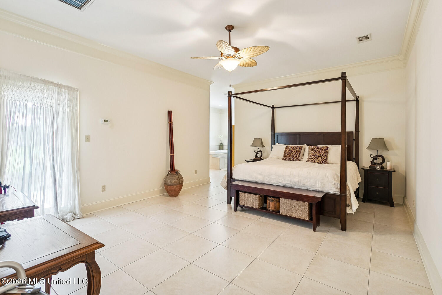 18254 Robinwood East Drive Property Photo 8
