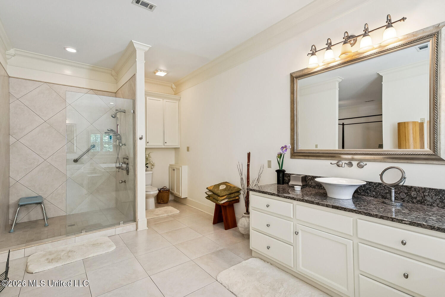 18254 Robinwood East Drive Property Photo 10