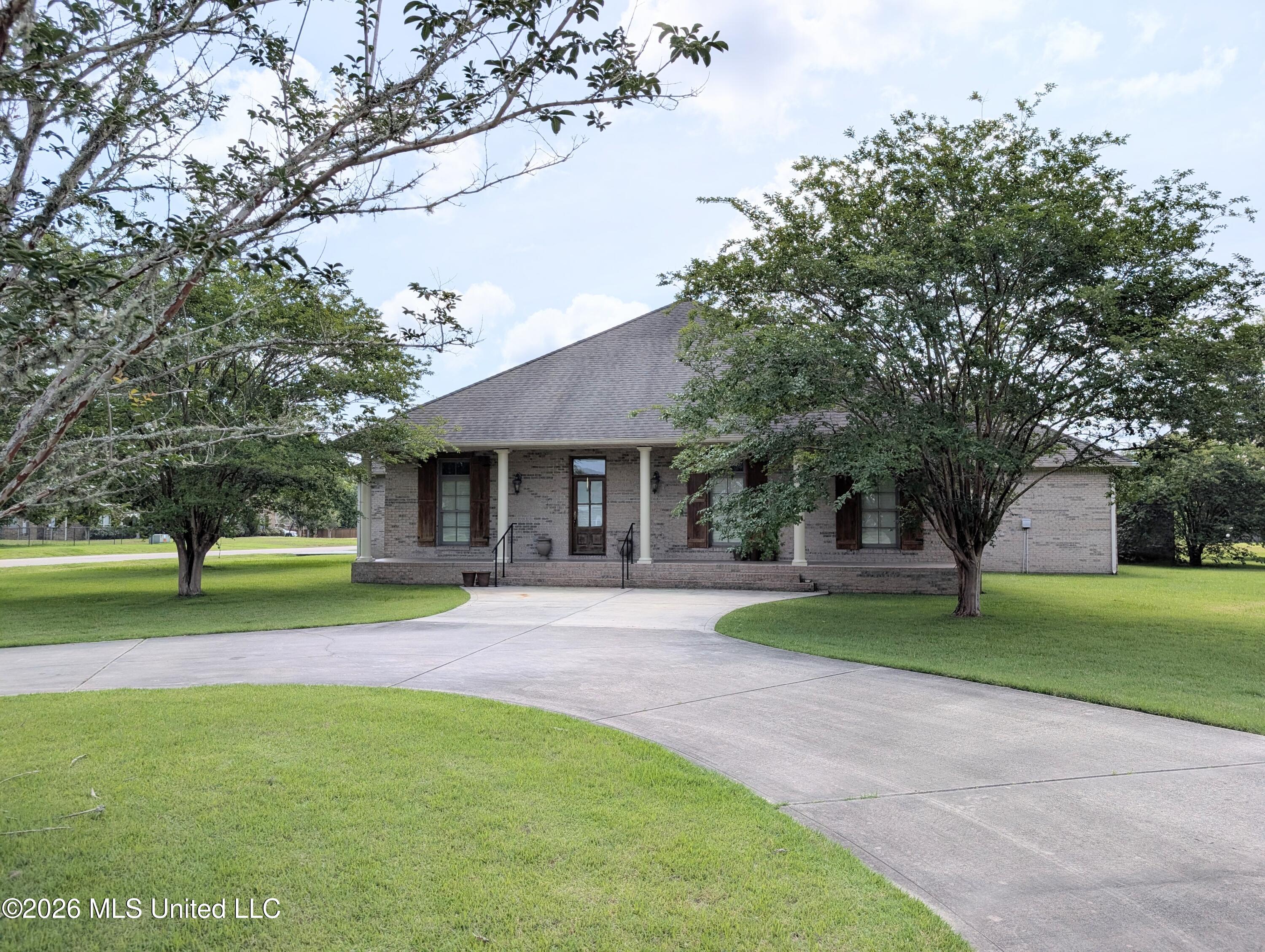 18254 Robinwood East Drive Property Photo 22