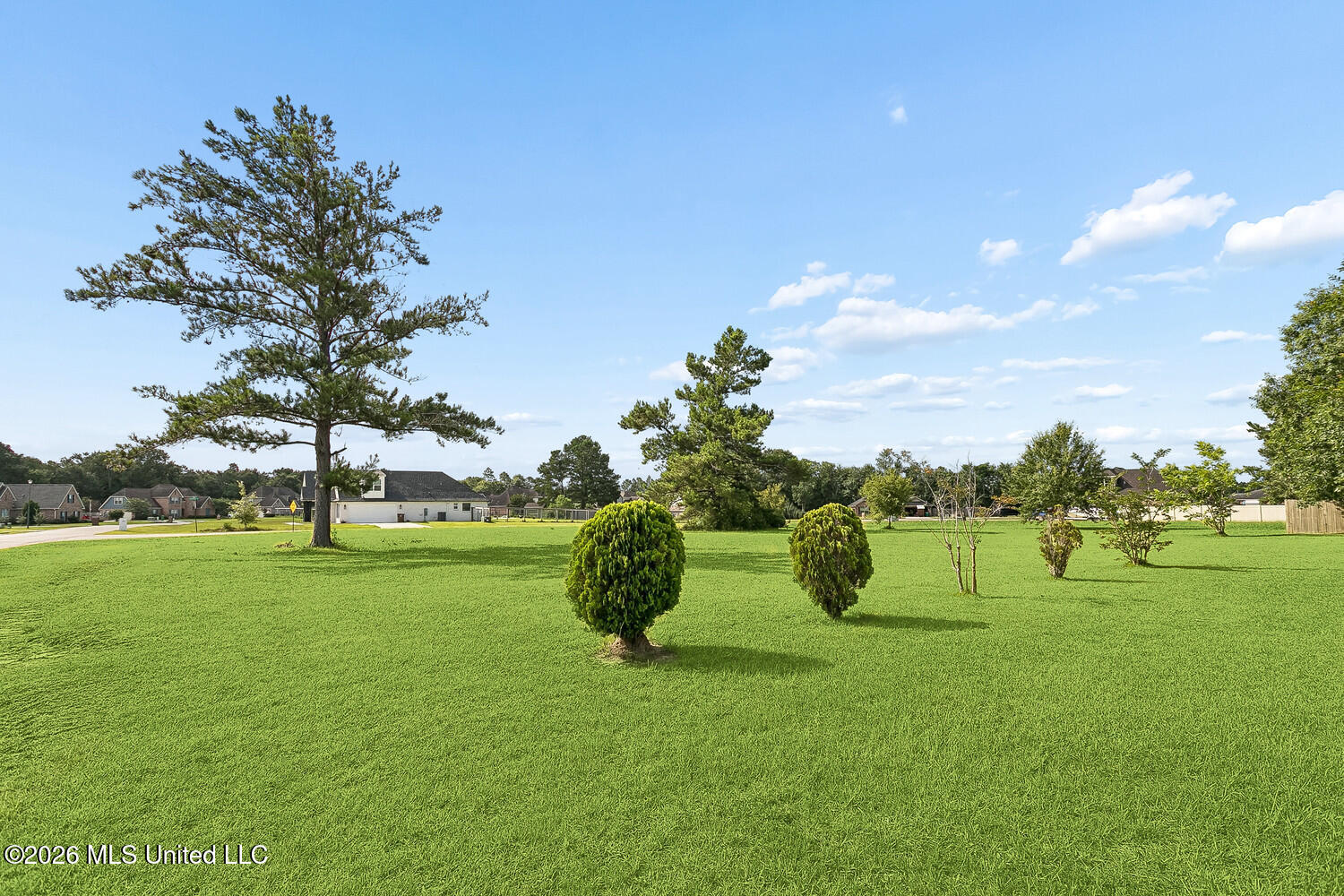 18254 Robinwood East Drive Property Photo 24