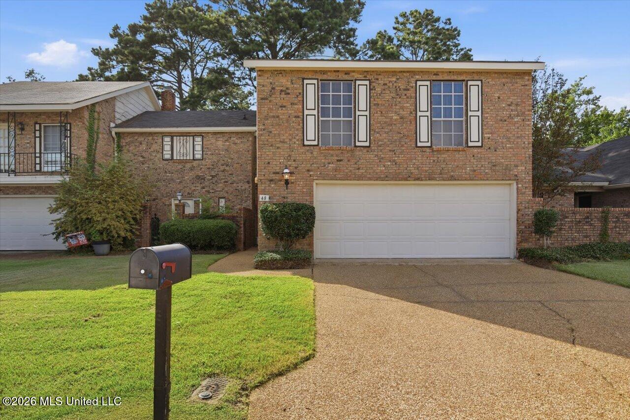 48 Roundtree Circle Property Photo 1