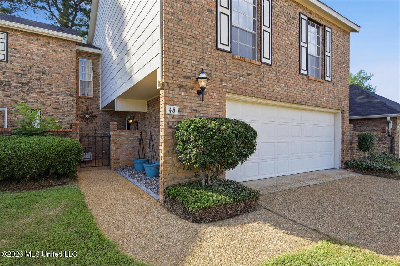 48 Roundtree Circle Property Photo 3