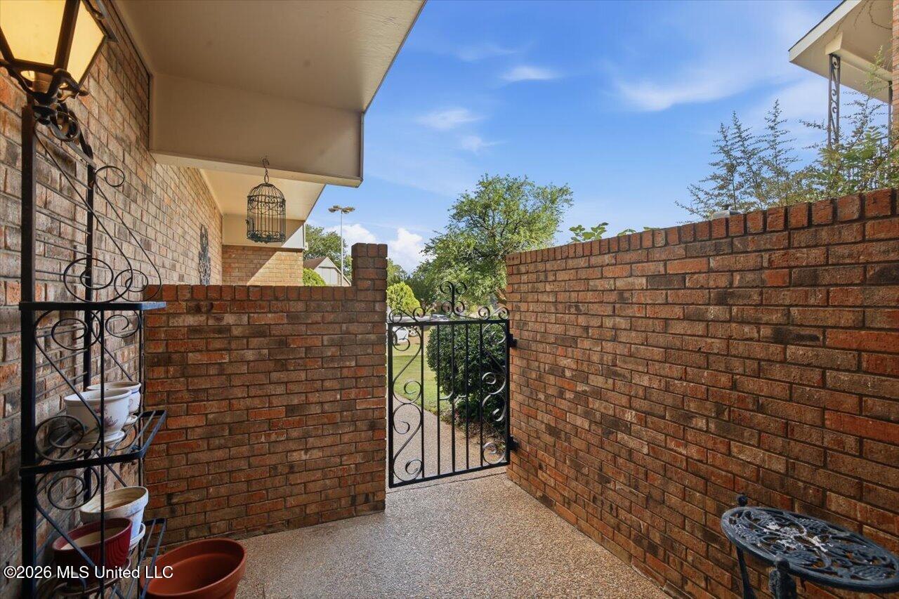 48 Roundtree Circle Property Photo 7