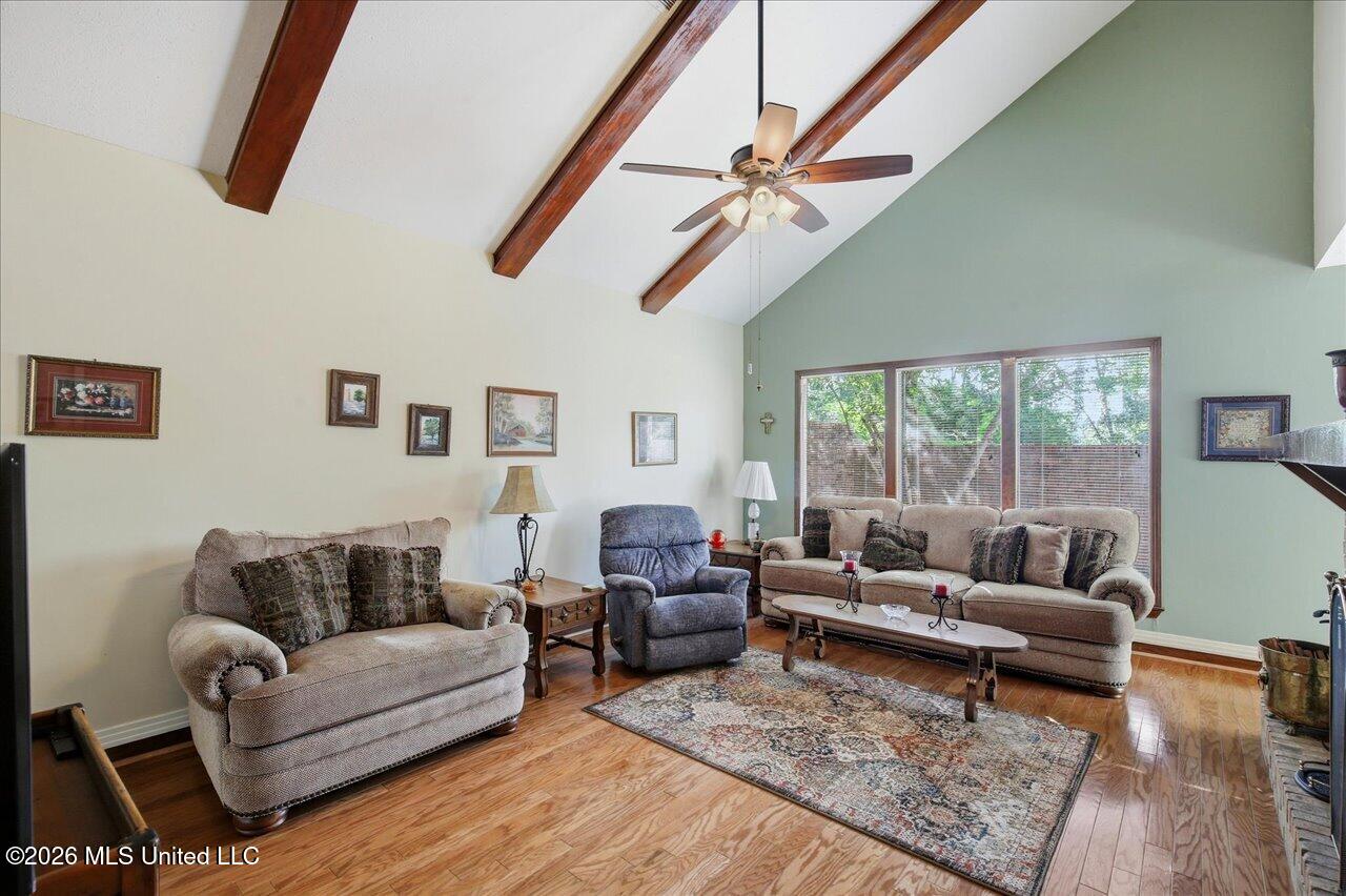 48 Roundtree Circle Property Photo 11