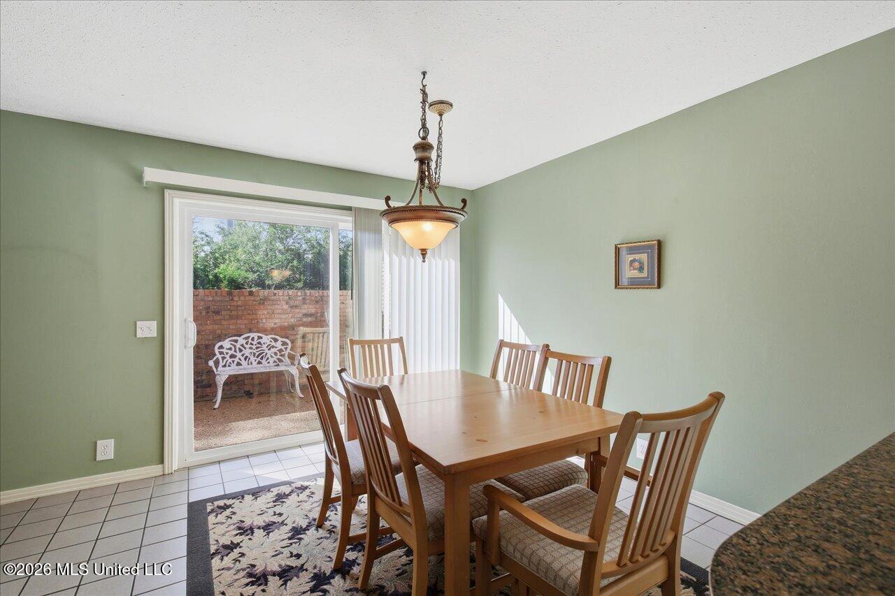 48 Roundtree Circle Property Photo 17