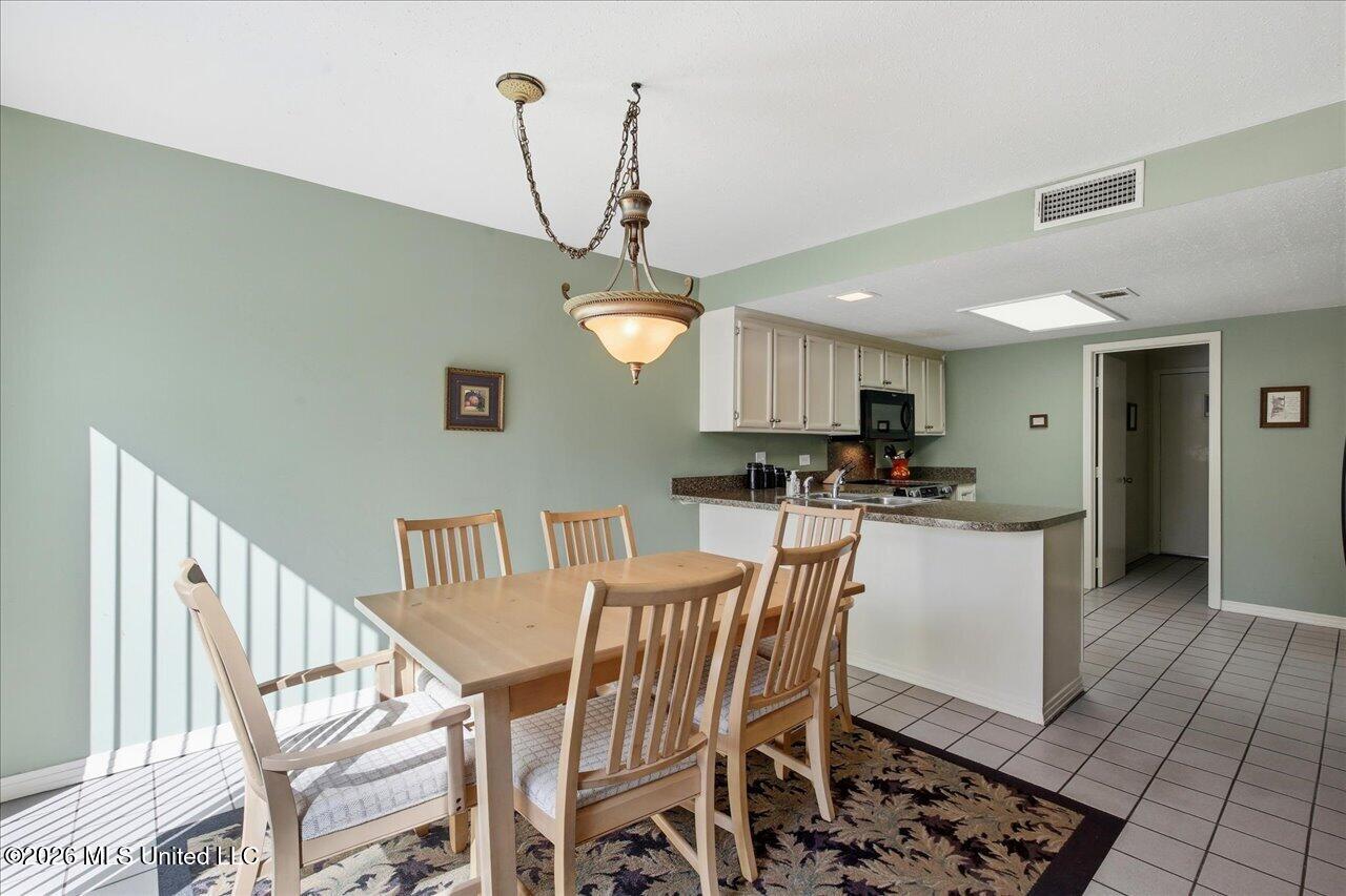 48 Roundtree Circle Property Photo 18