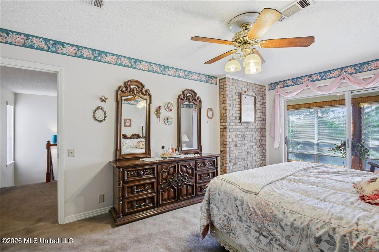 48 Roundtree Circle Property Photo 24
